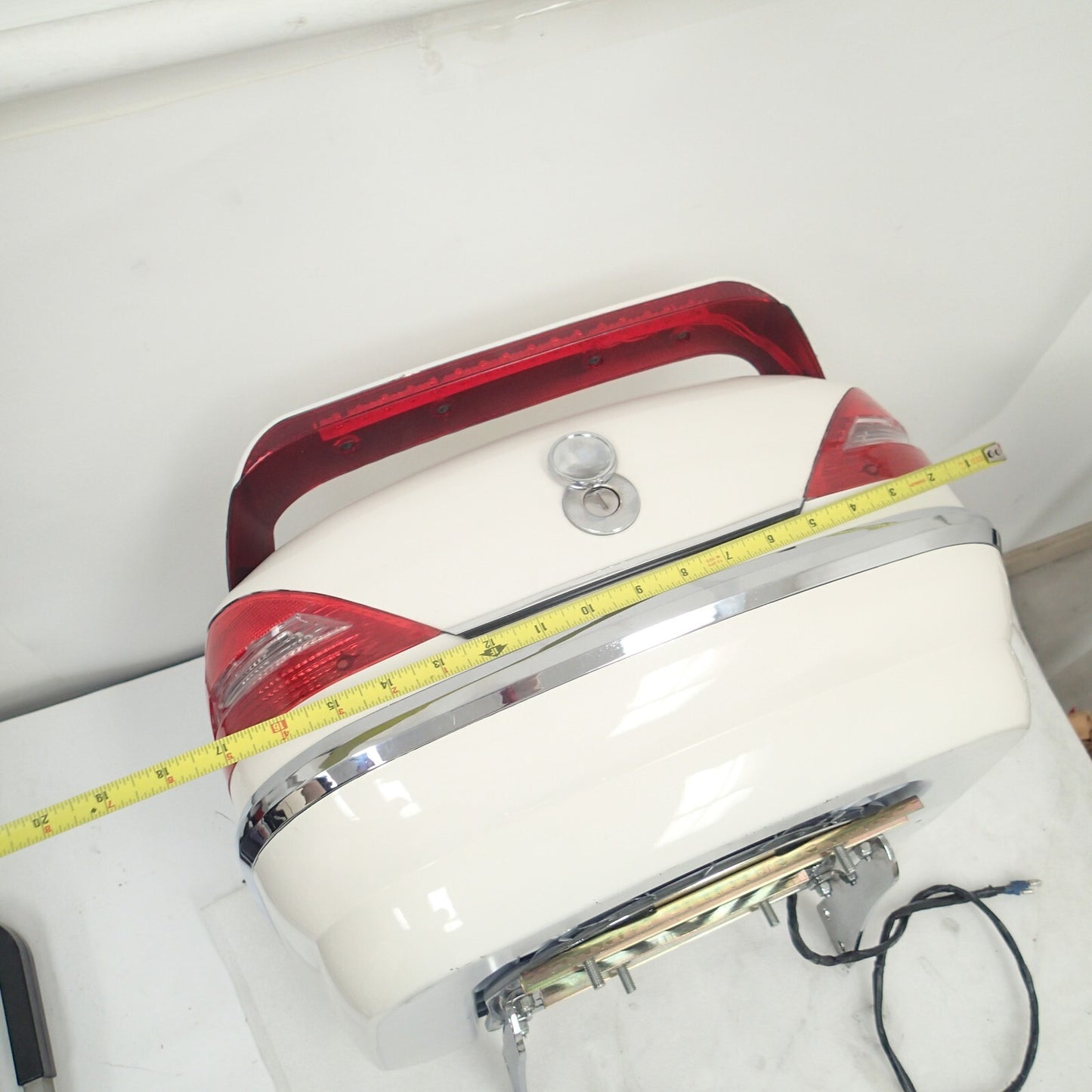 28L Universal Motorcycle Trunk Scooter Tail Box Suzuki