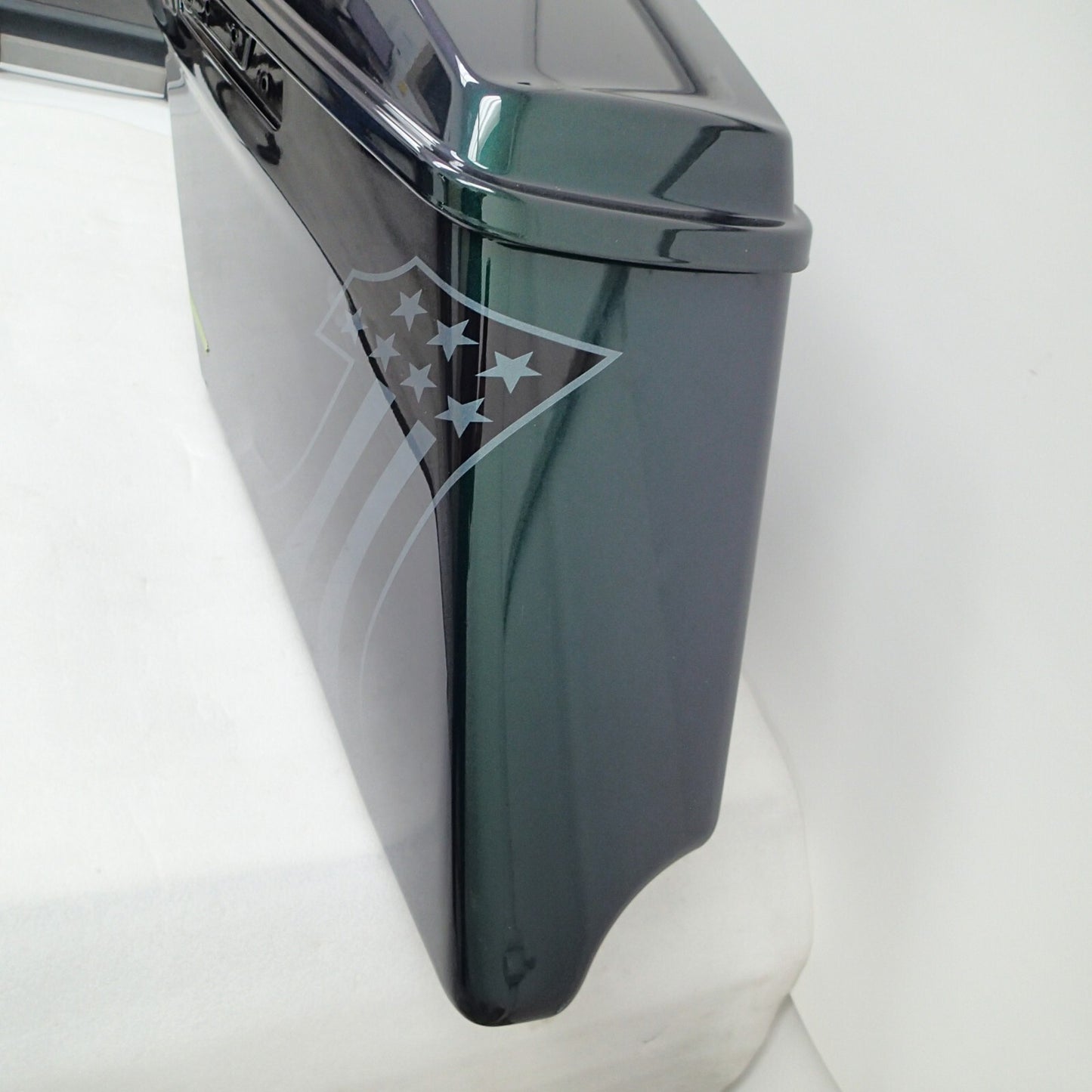 Harley-Davidson 2014Up Touring Left Saddlebag Snake Venom 90202184ETF + Lid