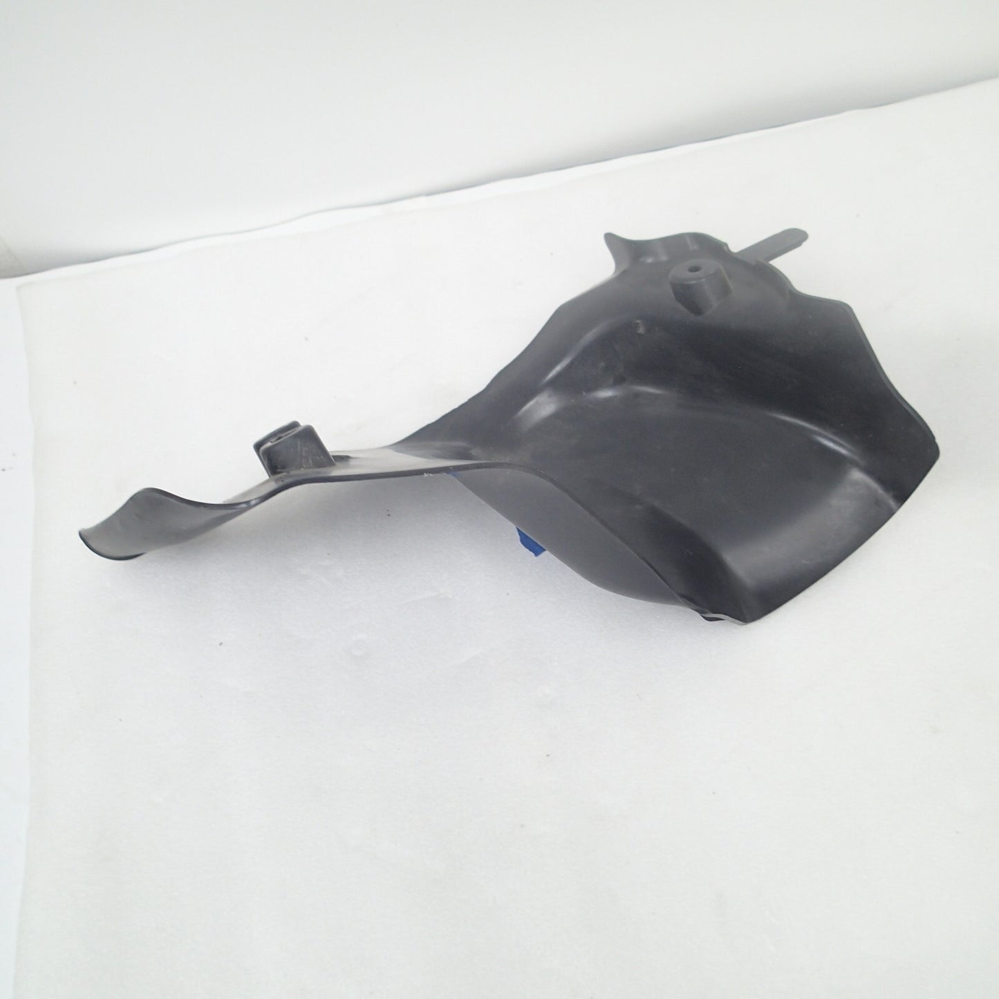 Harley Davidson oem LH Radiator Duct #26800008 CRACK see photo DAMAGED