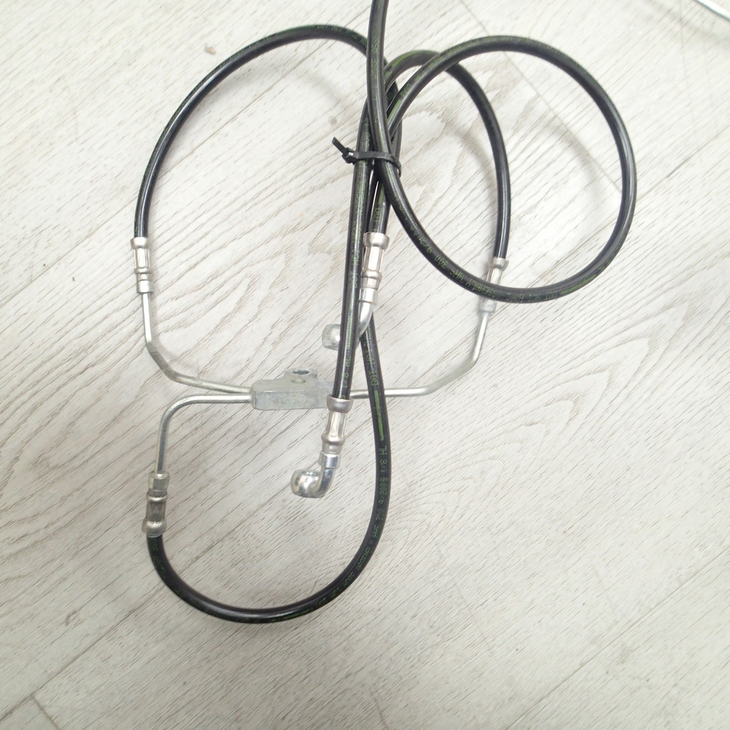 Harley Davison Touring Front Brake Line 40612-09