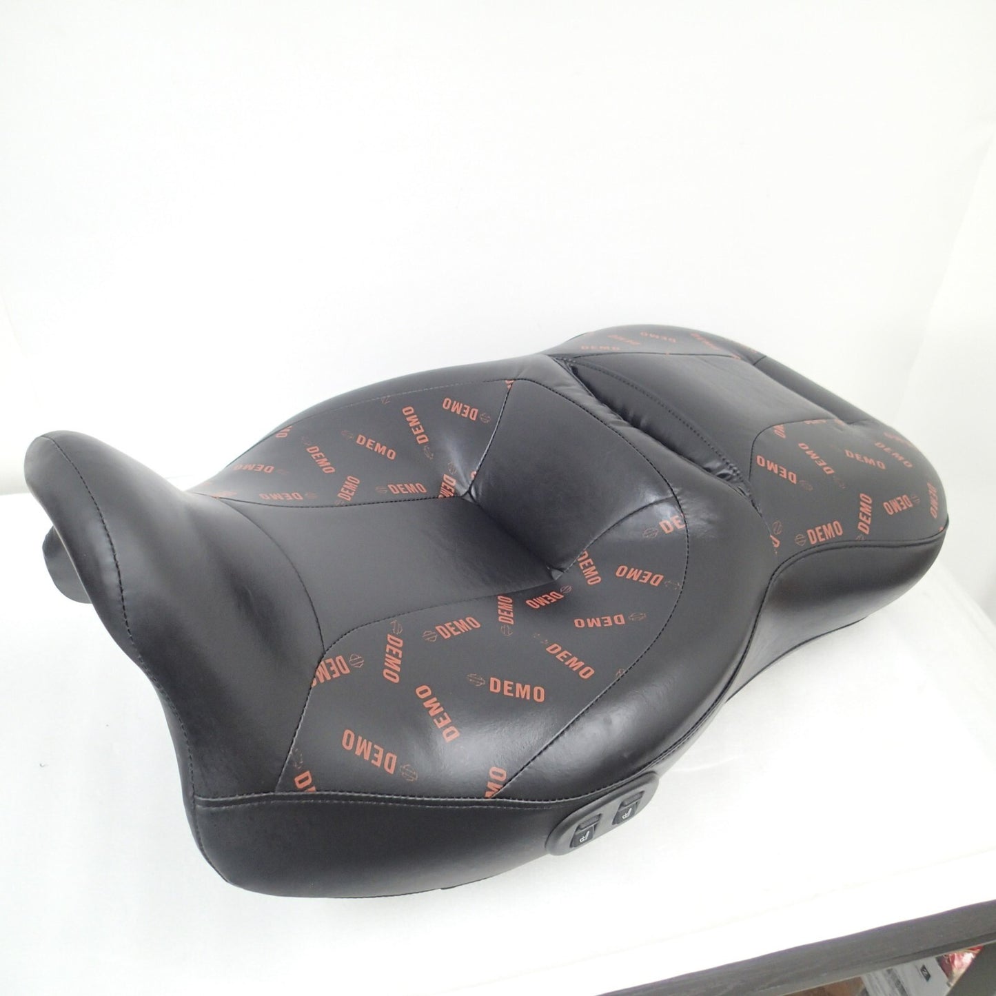 Harley Davidson Hammock Heated Rider and Passenger Touring DEMO Seat 52000564