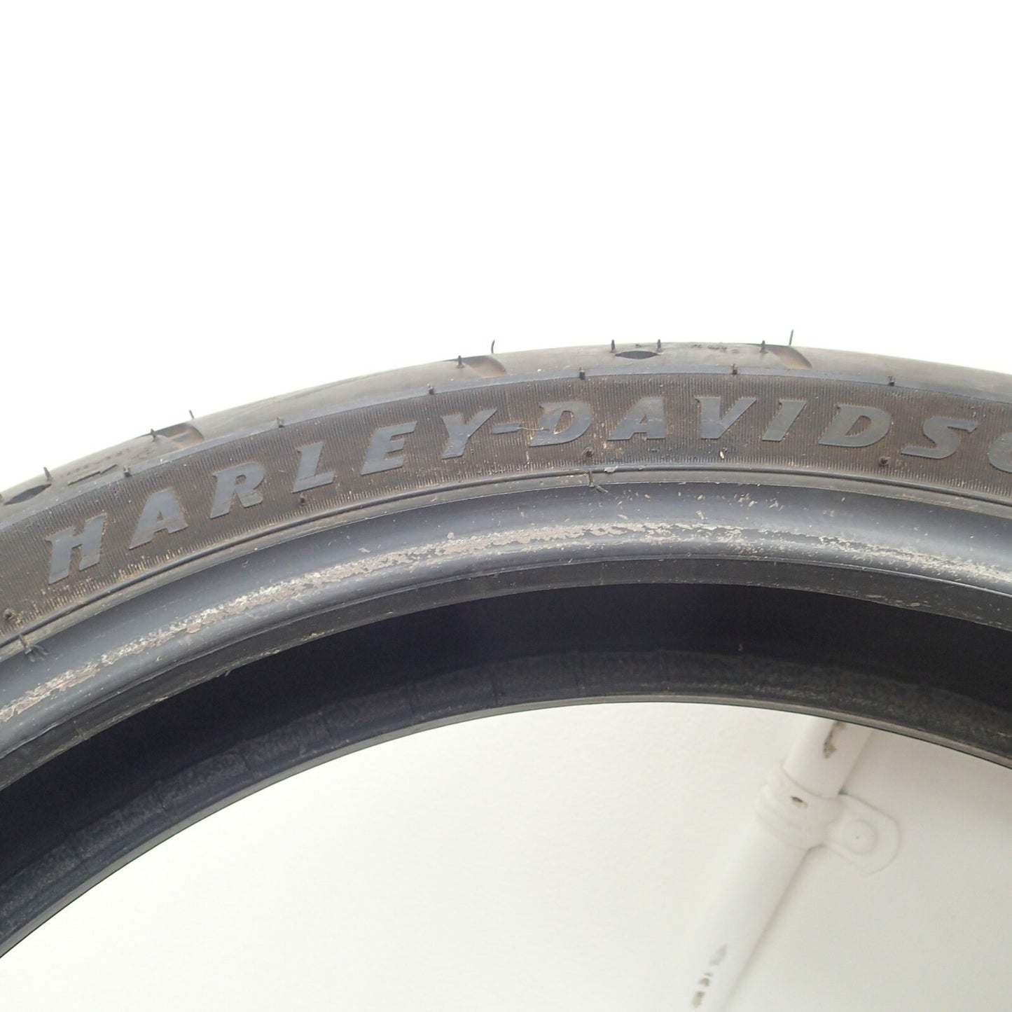 Harley-Davidson Tire 100/80-17 Michelin Front  17" Scorcher 11 Tubeless 43100017