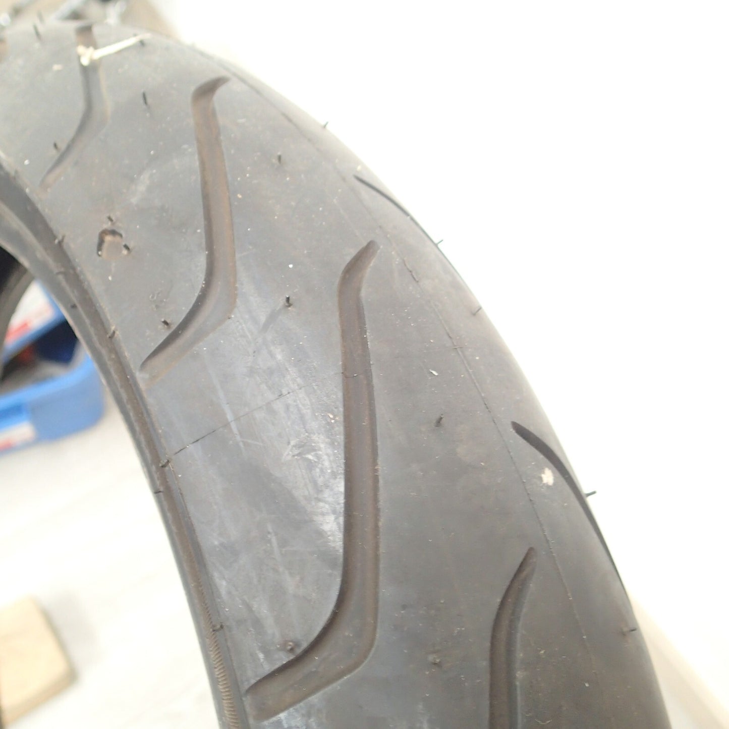 Harley-Davidson Tire 100/80-17 Michelin Front  17" Scorcher 11 Tubeless 43100017