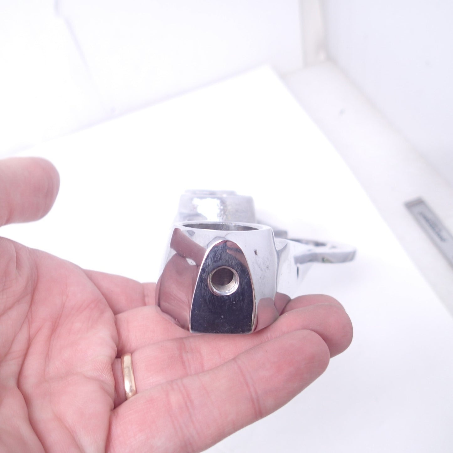 V-Twin Harley Davidson Upper Fork Bracket 45672-80 41mm USED 45672-80