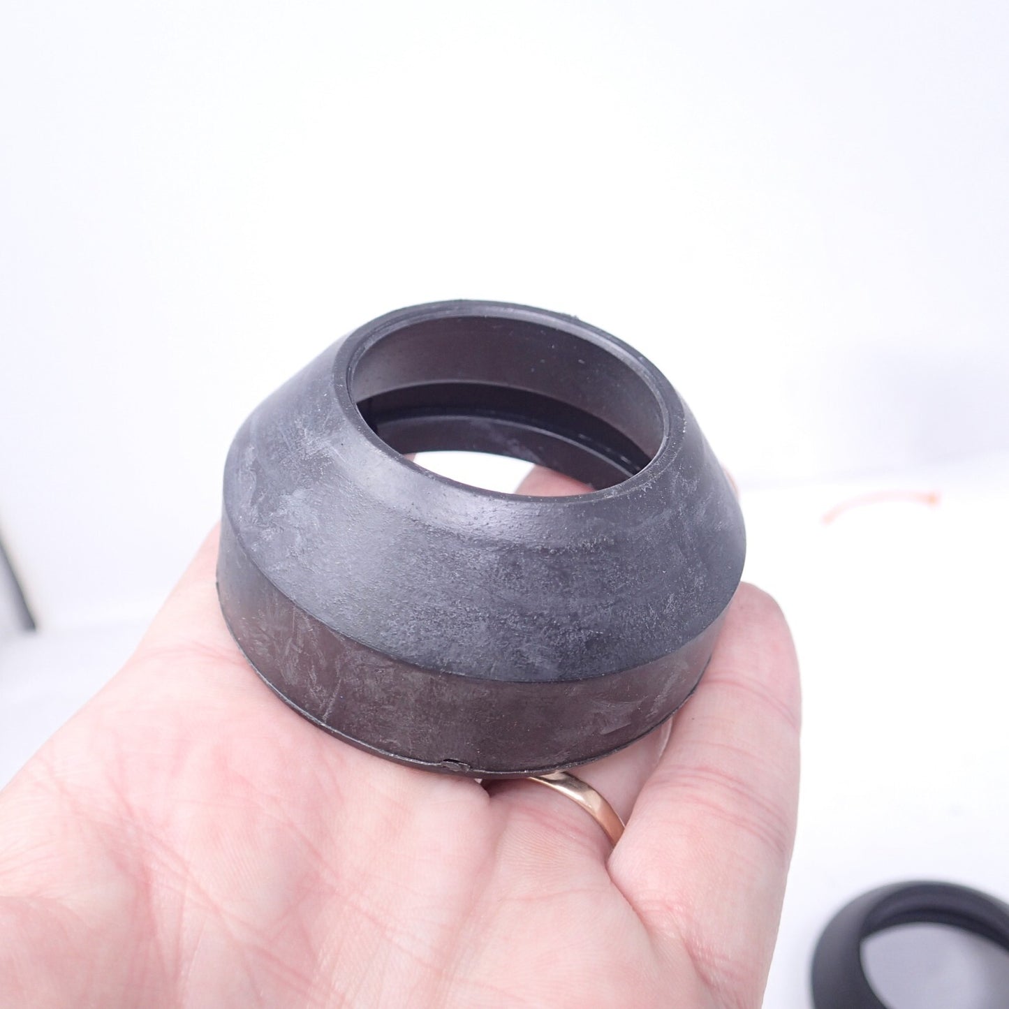 1 NOS OEM Harley Davidson Dust Seal P/N 45420-80 (41mm)