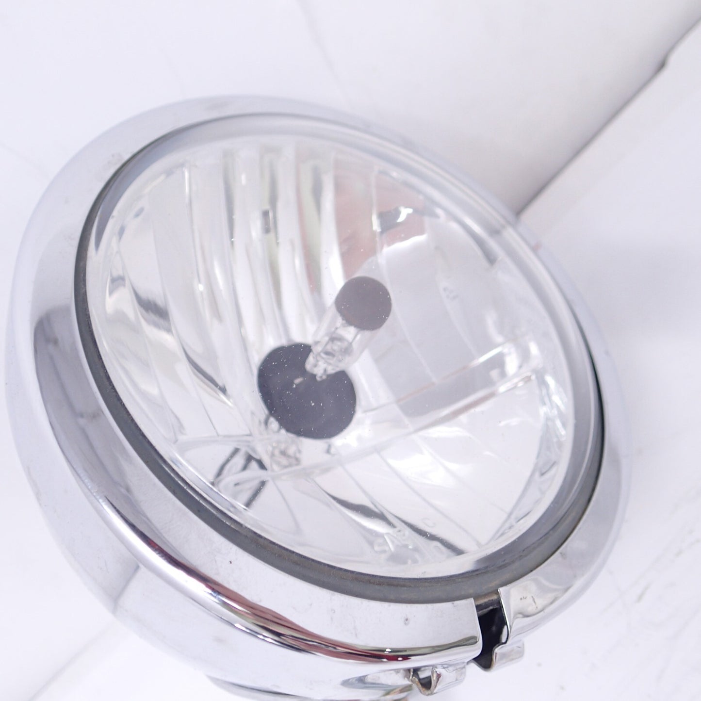 Harley Davidson  U/C FLSTNI FLHTCUI Passing Lamp Light Chrome Housing 68846-98C