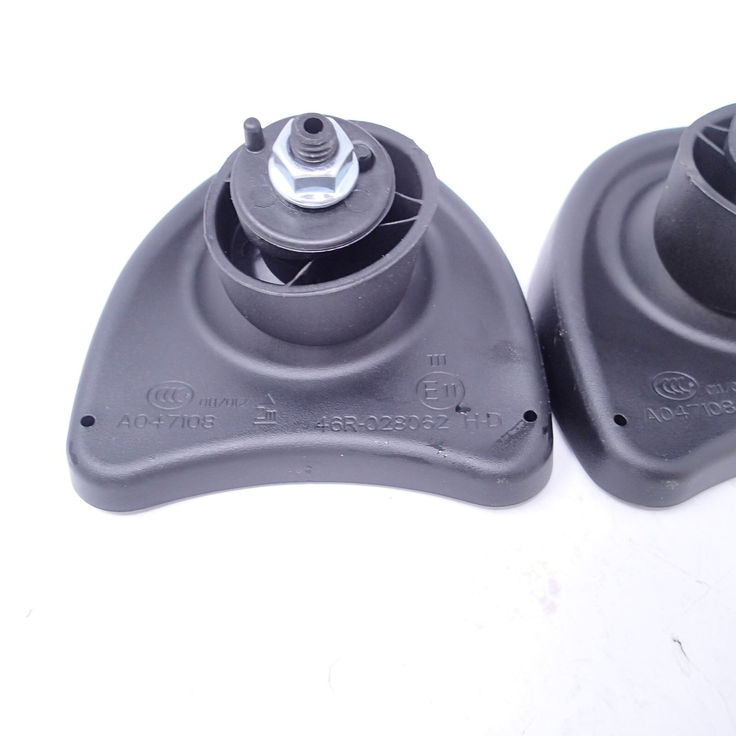 Harley-Davidson OEM 14-23 FLHX Mirrors 56000011/56000012 FAIRING MOUNT