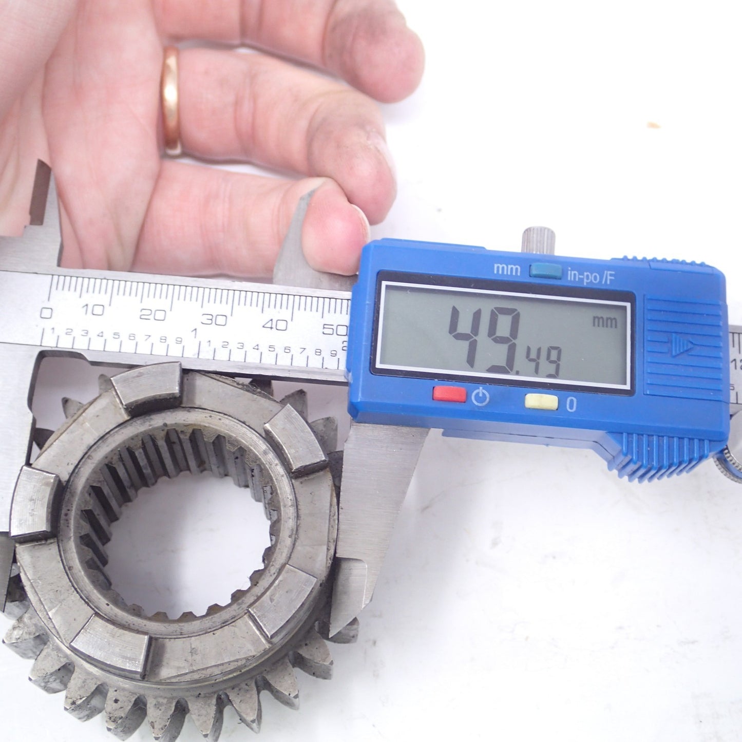 1994-2006 H-D FXST OEM Transmission 2nd Main 3rd Countershaft Gear 35026-94