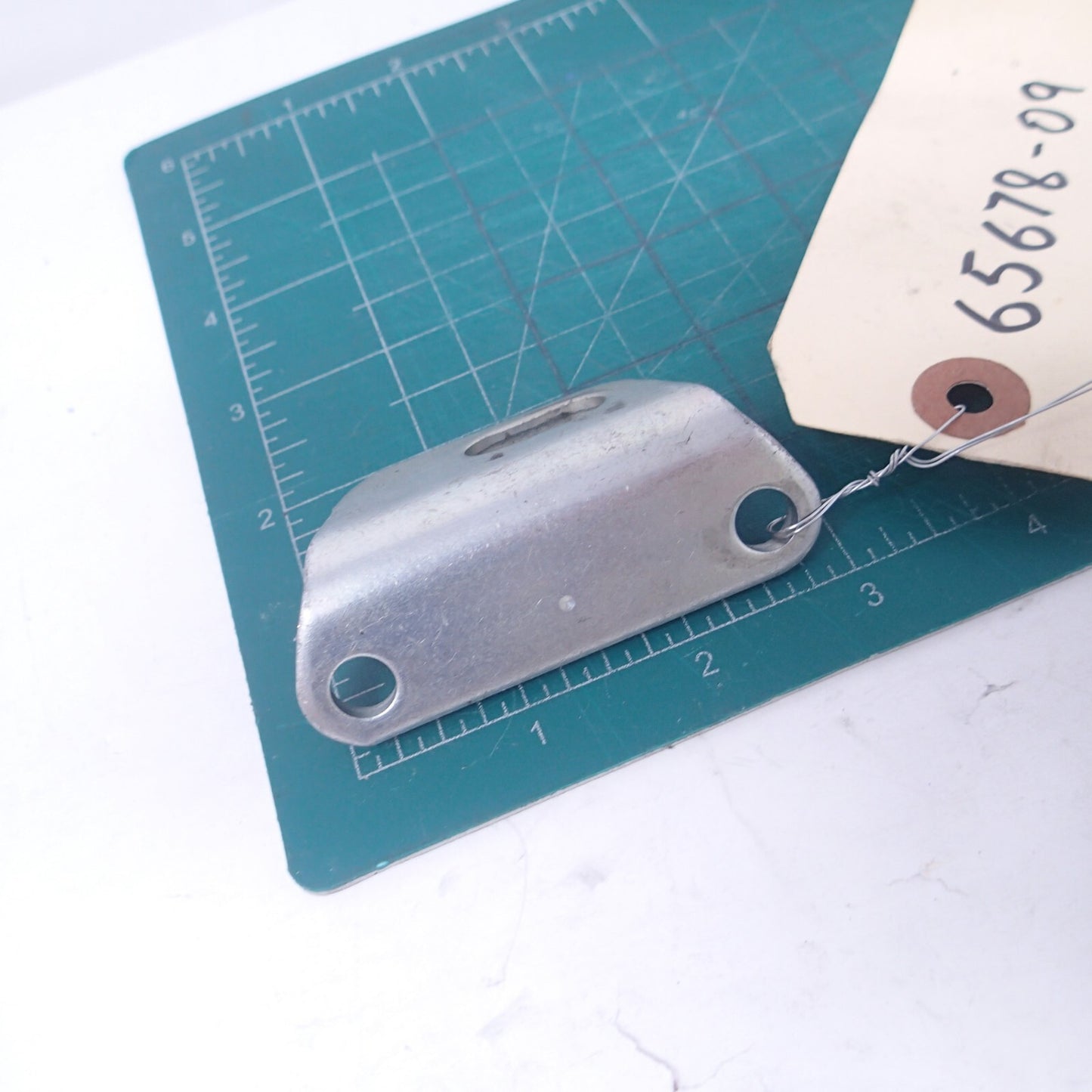 09-16 Harley Davidson FLH Touring BRACKET, REAR EXHAUST MOUNT 65678-09