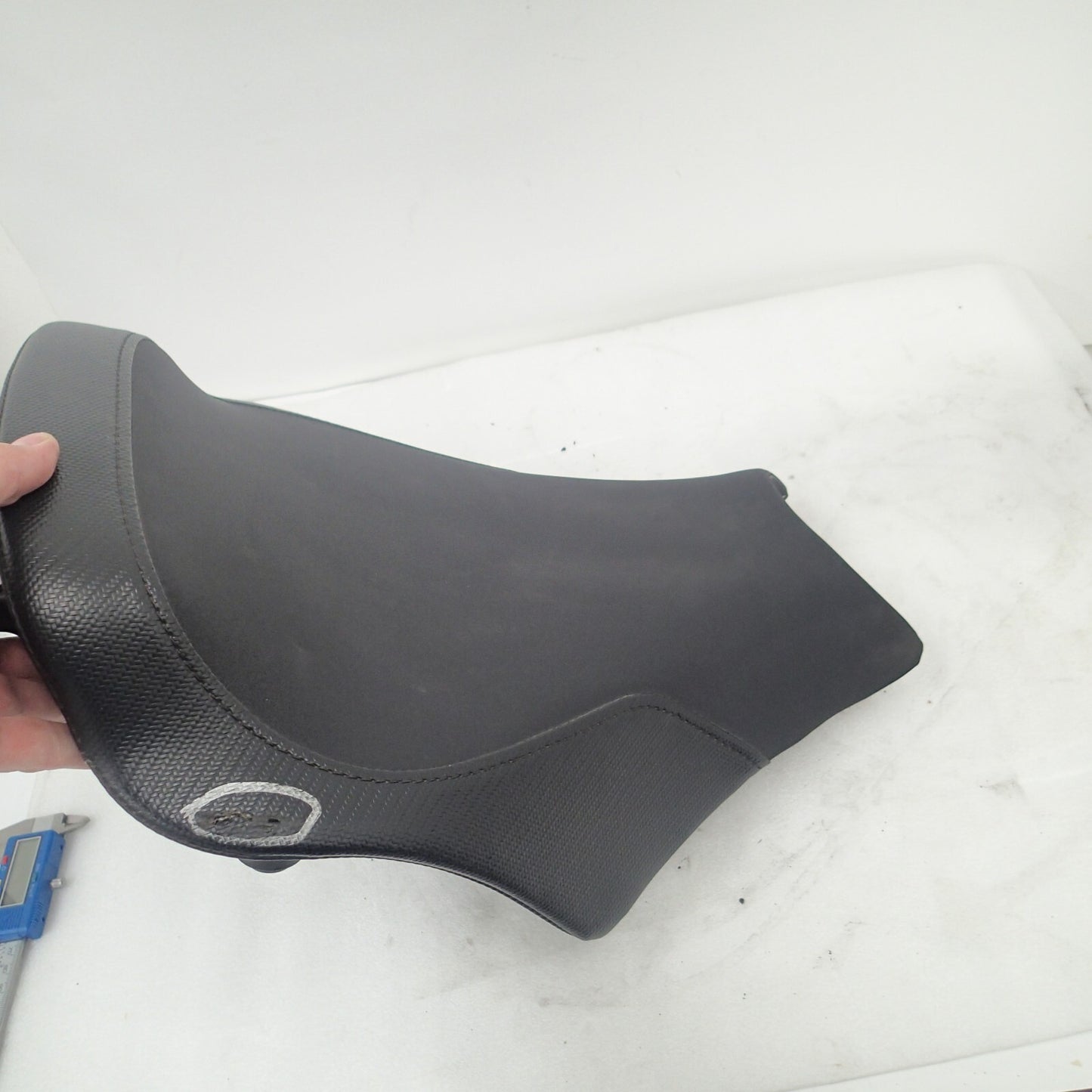 18-22 Harley FXDR Breakout Softail Fatboy FXDRS OEM Rider Solo Seat 52000373