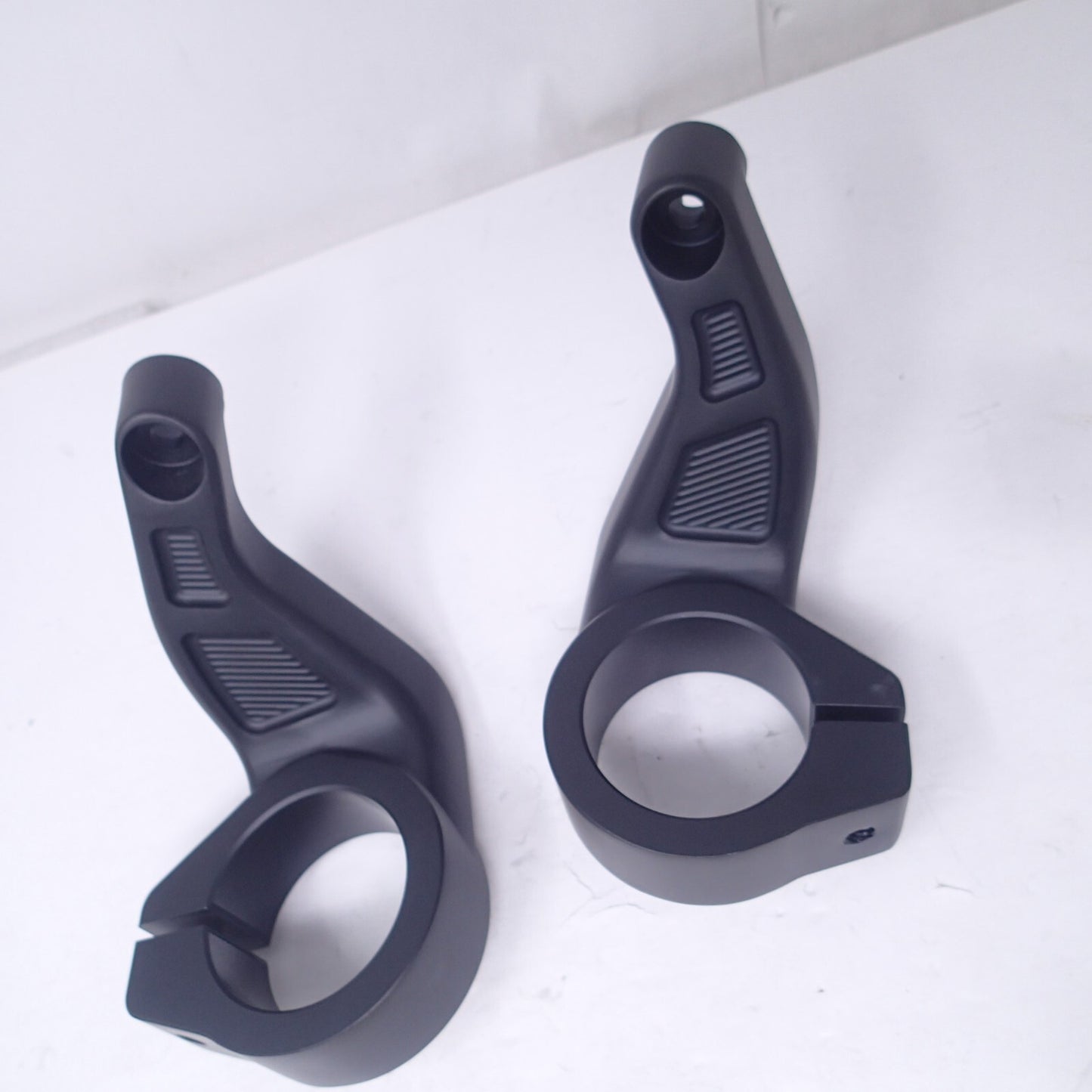 2019 Harley-Davidson FXDR 114 Softail Clip-On Handlebar Riser Set 55900131