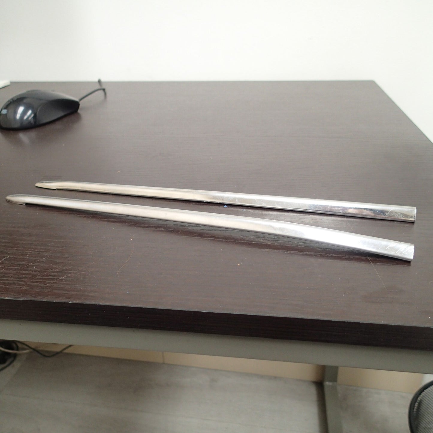 Harley Davidson OEM Front Fender Side Trim (PAIR) 59211-74A BENT and scratches