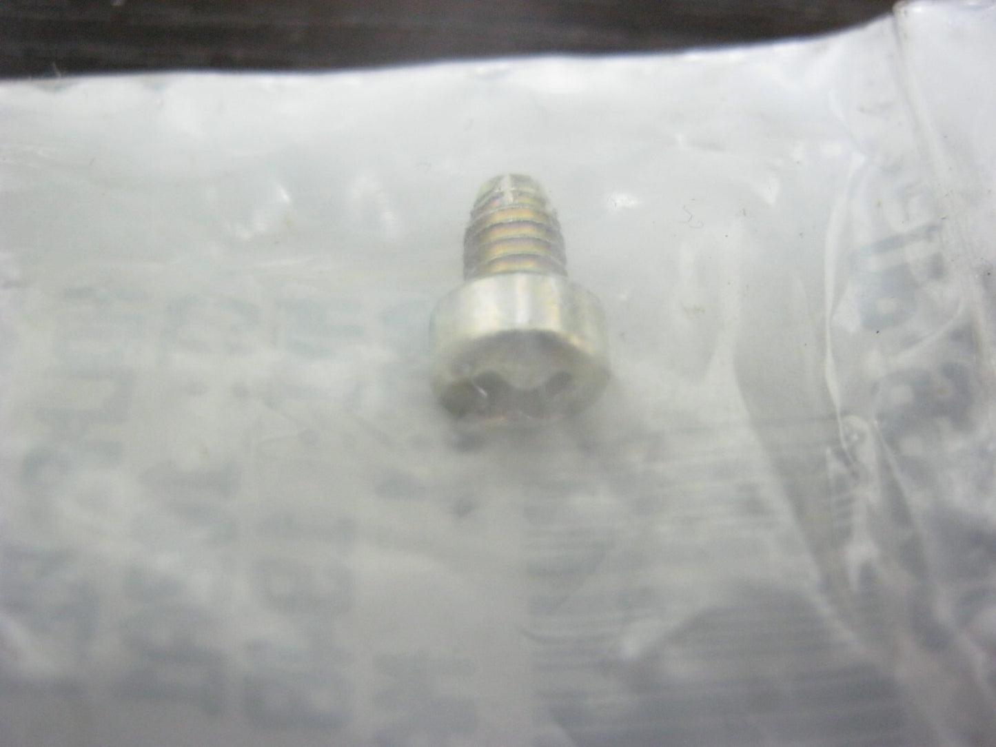 Harley-Davidson OEM 96-24 Touring Headlamp retaining Ring Screw 67721-96