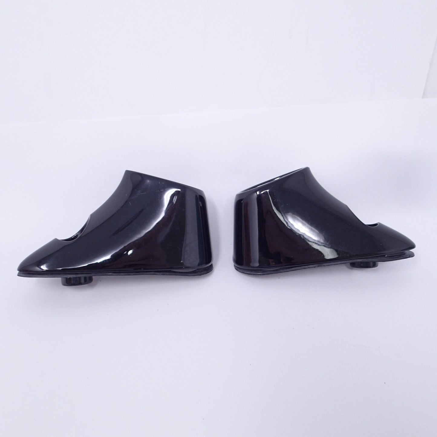 Harley-Davidson 2018 Up Road Glide LH/RH Front Turn Signal Perch 67800704