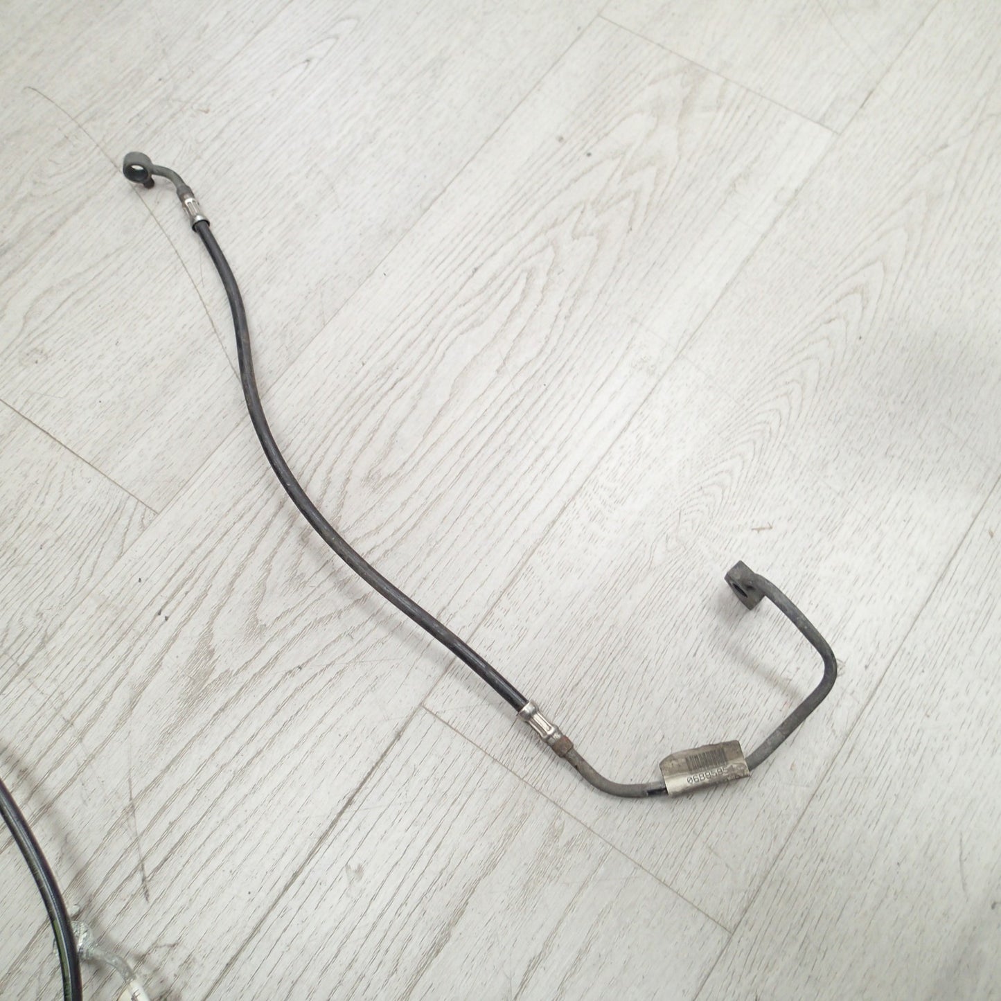 2015-2017 HARLEY DAVIDSON FLTRXS ROAD GLIDE REAR RIGHT BRAKE LINE 41800013 USED