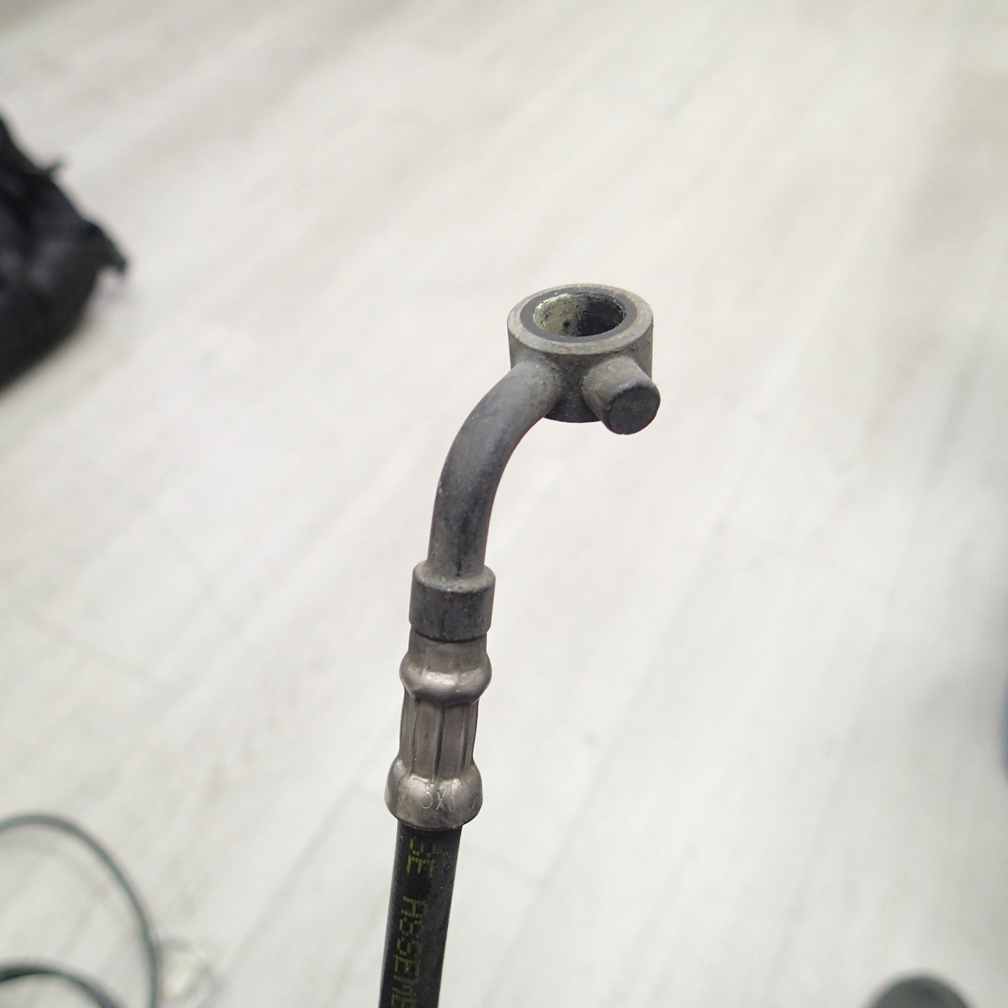 2015-2017 HARLEY DAVIDSON FLTRXS ROAD GLIDE REAR RIGHT BRAKE LINE 41800013 USED