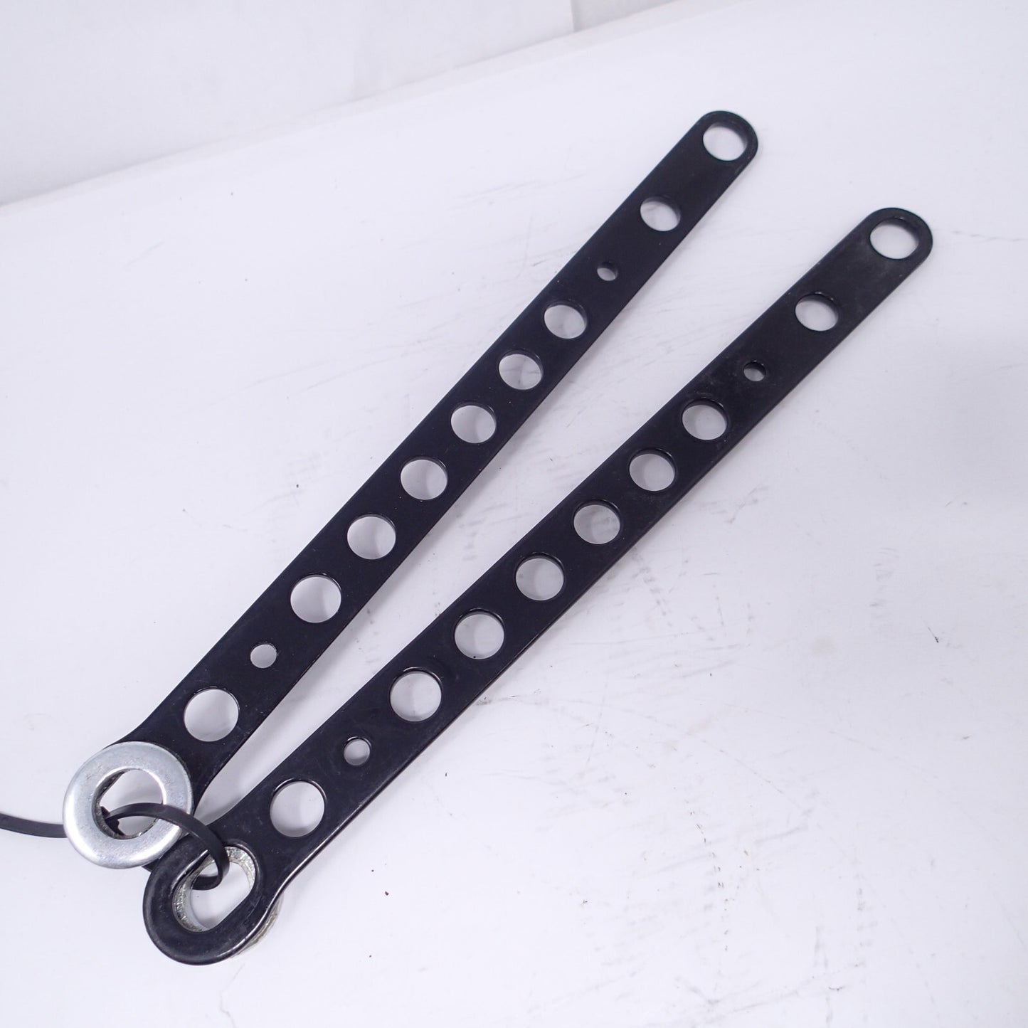 Rear BRACKET, FENDER SPACER Harley Dyna FLD Switchback 57300004