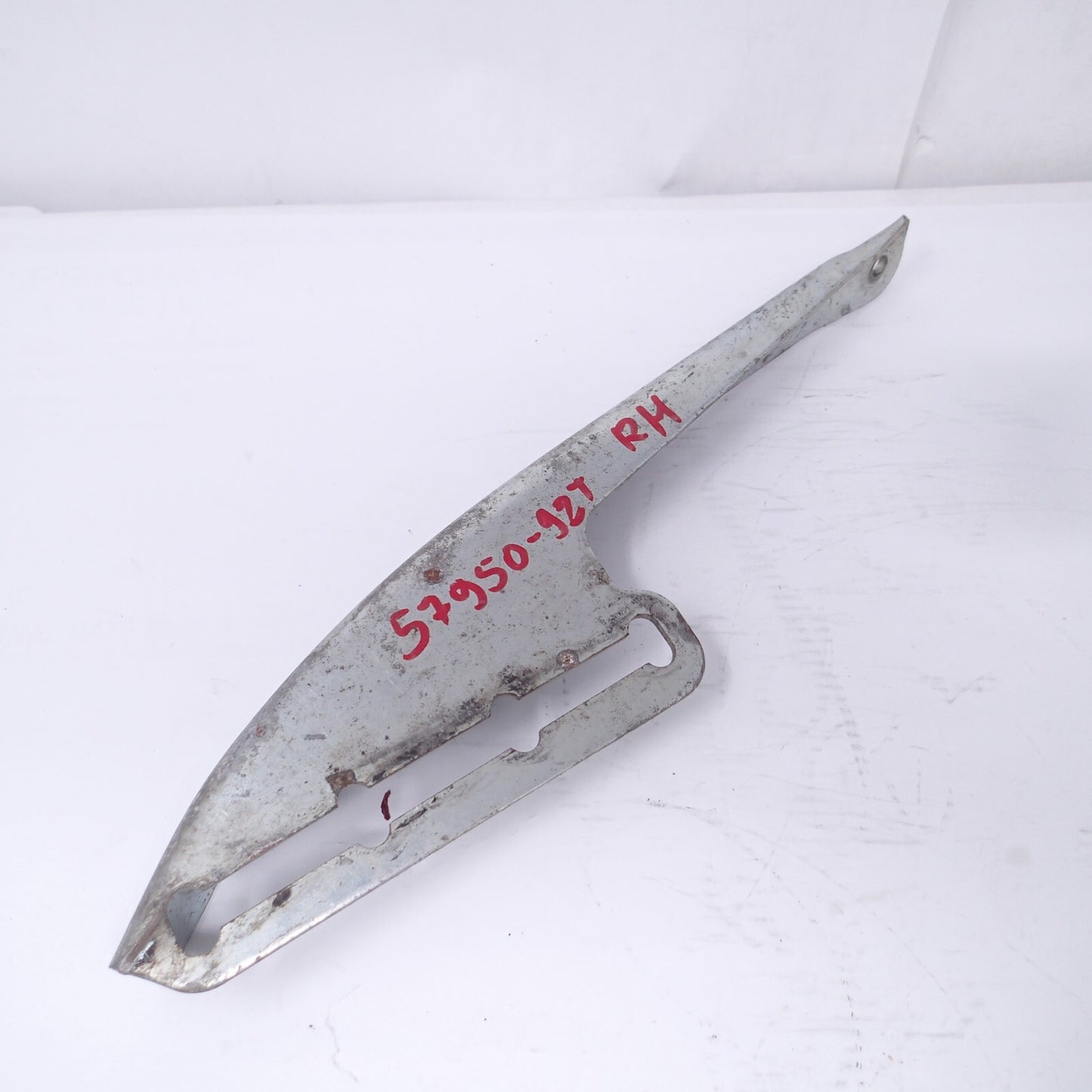 Harley Davidson Windshield Bracket ONE RH side 57950-92T SHOVELHEAD WIDEGLIDE