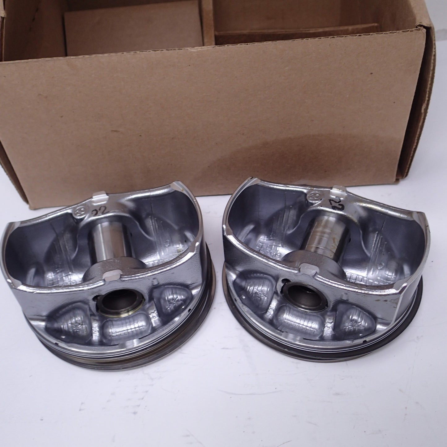 HARLEY DAVIDSON GENUINE PISTONS MILWAUKEE 8 CVO TOURING SOFTAIL # 21900033