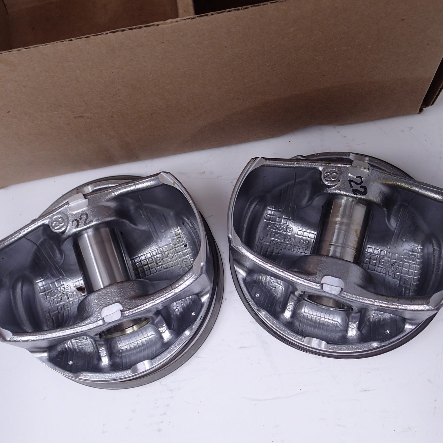HARLEY DAVIDSON GENUINE PISTONS MILWAUKEE 8 CVO TOURING SOFTAIL # 21900033