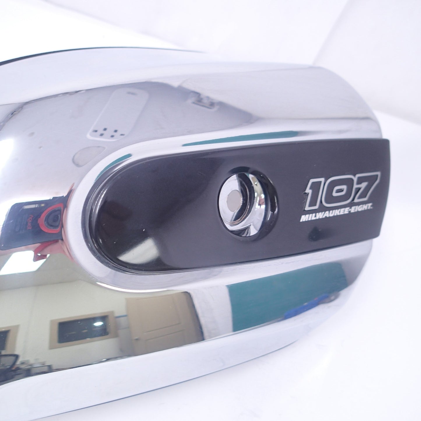 HARLEY DAVIDSON 107 MILWAUKEE EIGHT AIR CLEANER Chrome black emblem OEM