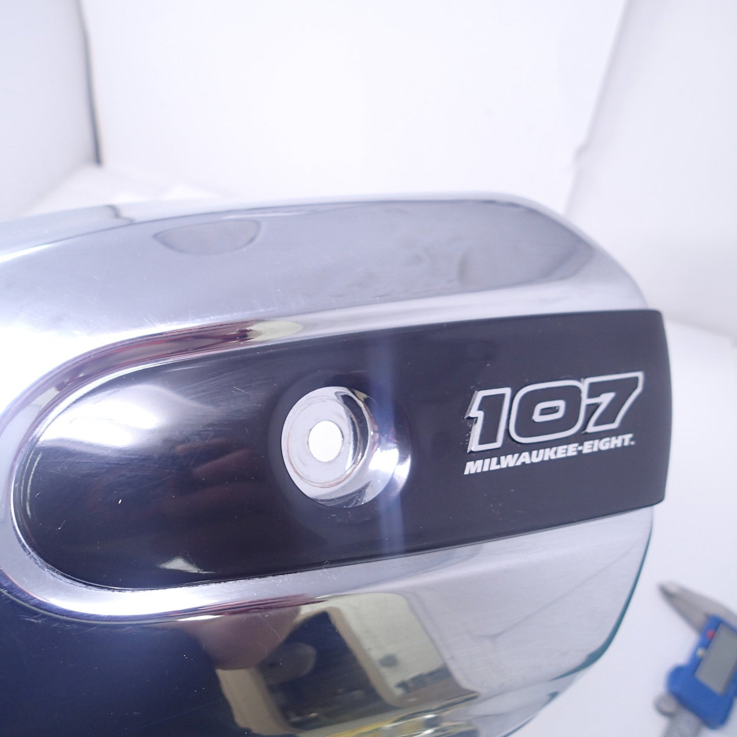 HARLEY DAVIDSON 107 MILWAUKEE EIGHT AIR CLEANER Chrome black emblem OEM