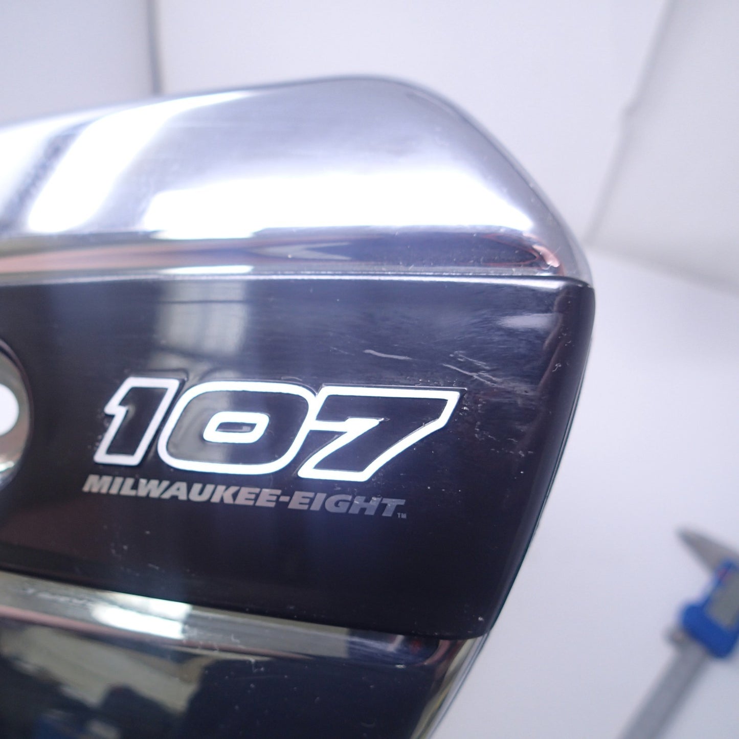 HARLEY DAVIDSON 107 MILWAUKEE EIGHT AIR CLEANER Chrome black emblem OEM