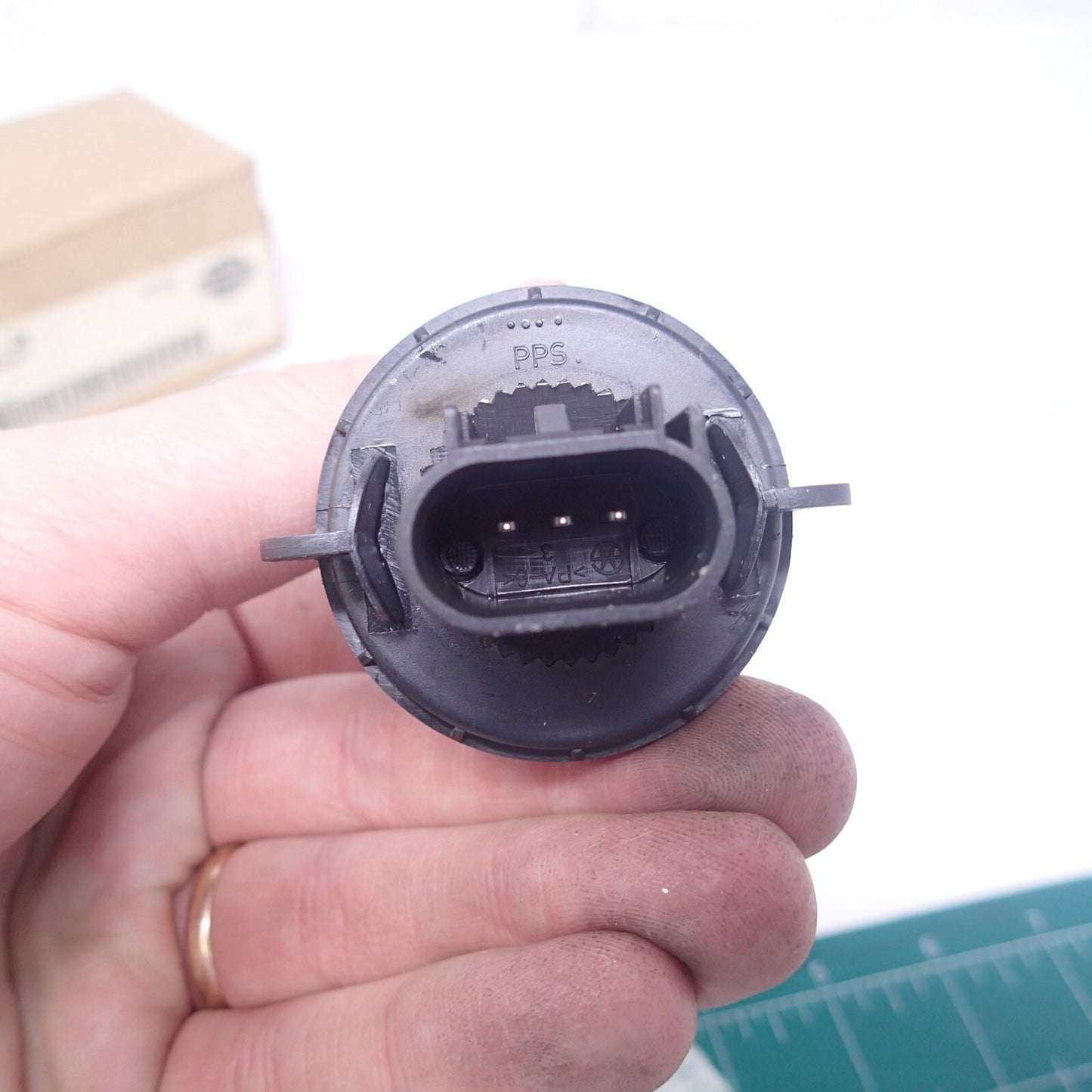 Harley Davidson Genuine NOS Halogen Replacement Bulb 69838-08