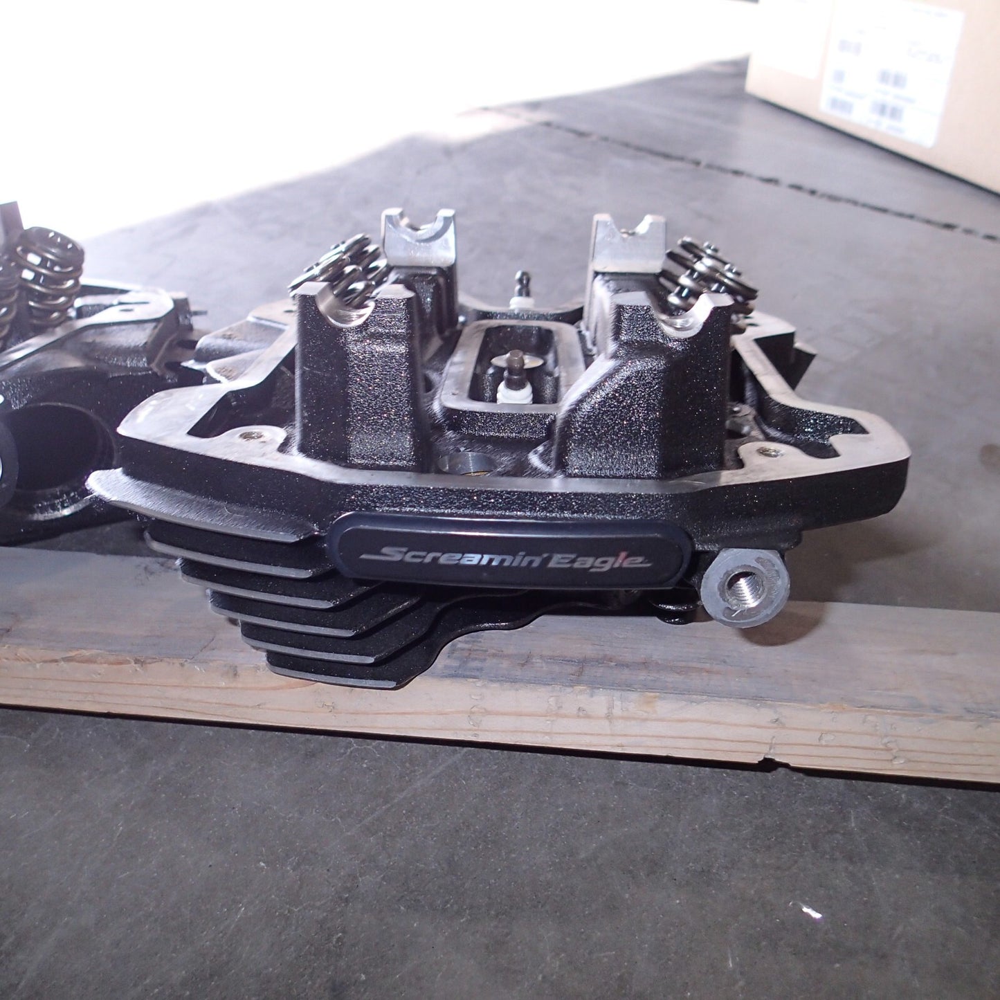 16500747 / Harley M8 2017-2024 CVO Water Cooled  Screamin Eagle Heads 107 /114