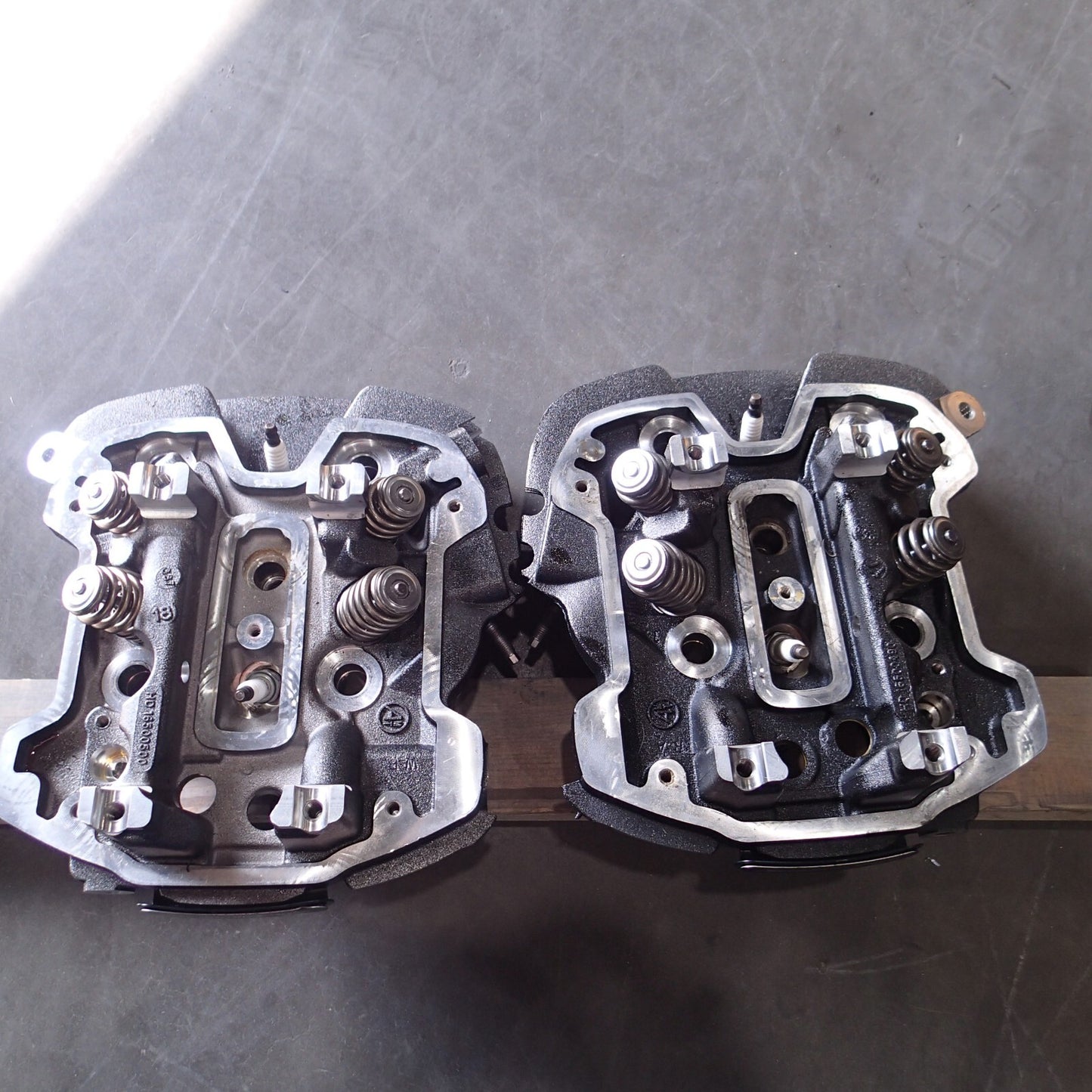 16500747 / Harley M8 2017-2024 CVO Water Cooled  Screamin Eagle Heads 107 /114