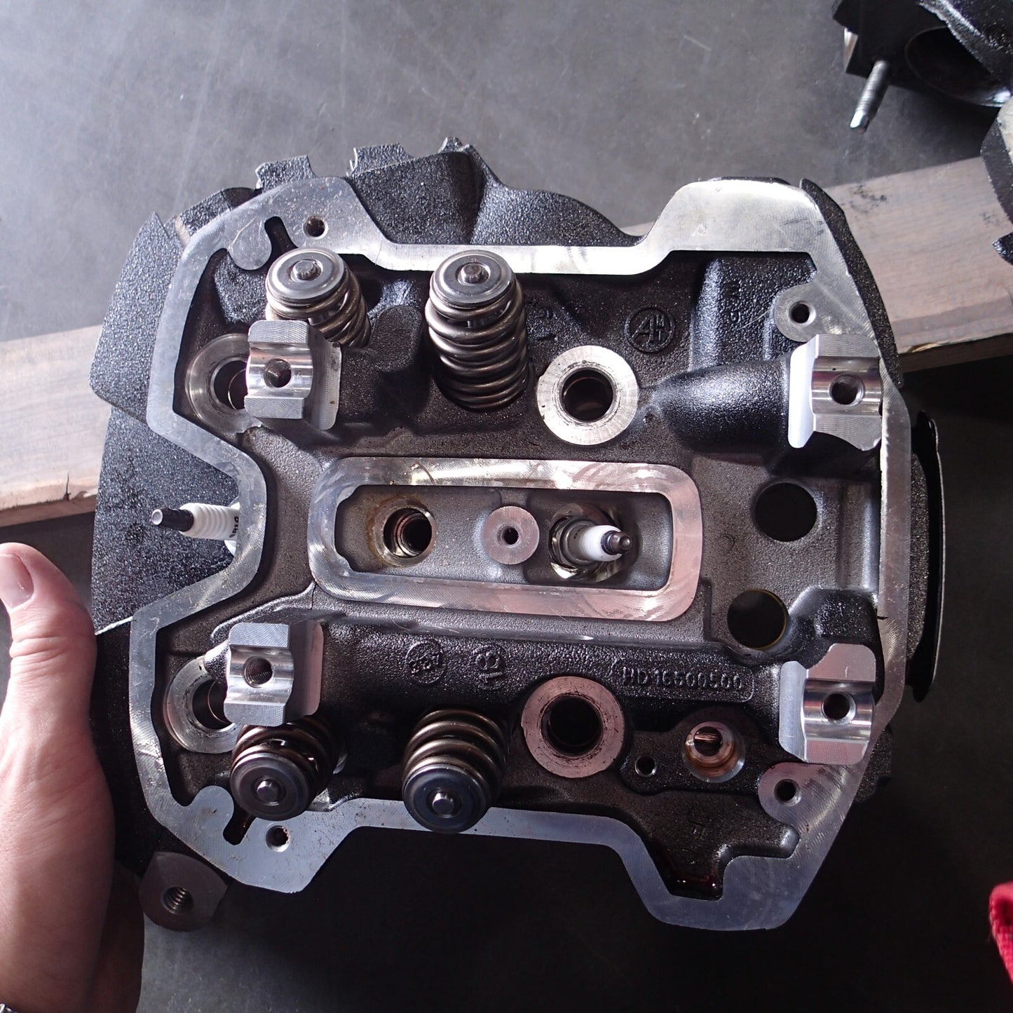 16500747 / Harley M8 2017-2024 CVO Water Cooled  Screamin Eagle Heads 107 /114