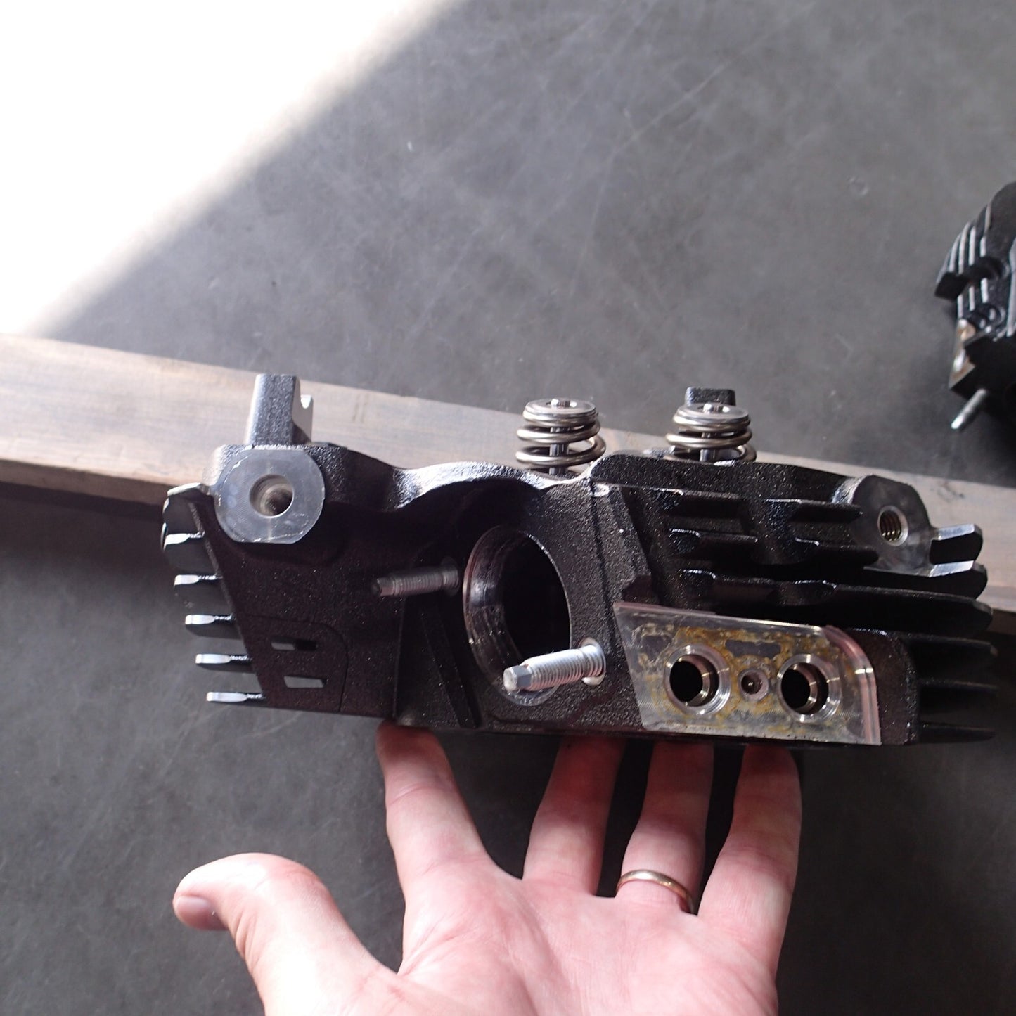 16500747 / Harley M8 2017-2024 CVO Water Cooled  Screamin Eagle Heads 107 /114