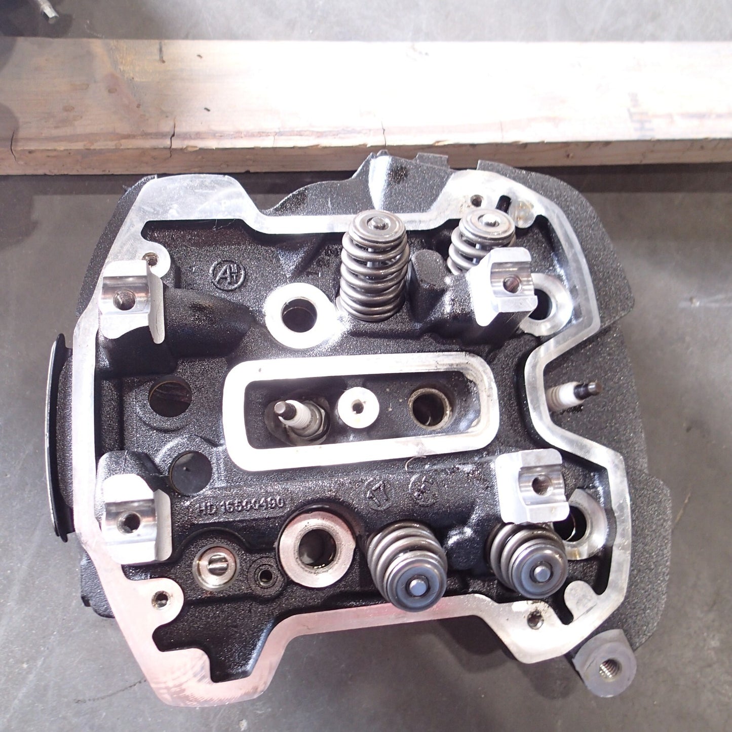 16500747 / Harley M8 2017-2024 CVO Water Cooled  Screamin Eagle Heads 107 /114