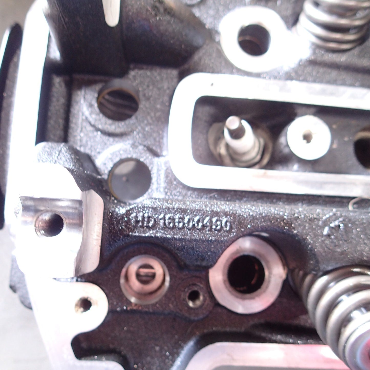 16500747 / Harley M8 2017-2024 CVO Water Cooled  Screamin Eagle Heads 107 /114