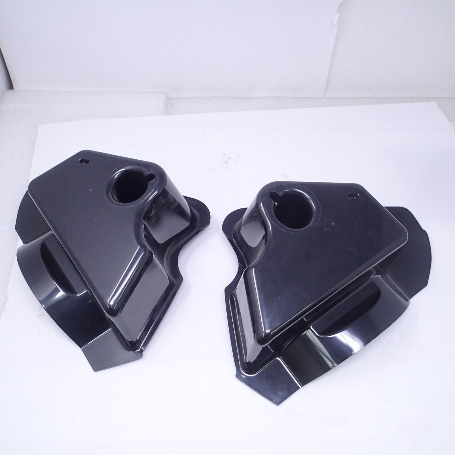 USED  HARLEY DAVIDSON 2018+ TOURING LEFT SPEAKER ENCLOSURE 76000368, 76000883