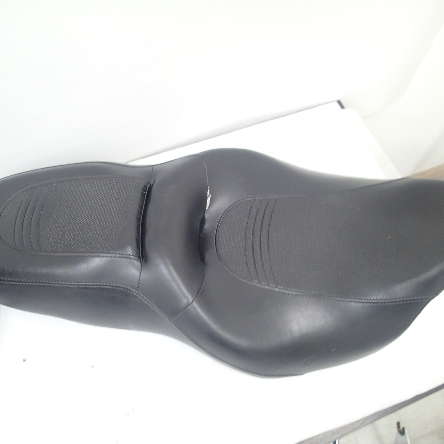 Genuine 08-23 Harley Street Glide Stitching Touring Road Glide Seat OEM DAMAGE