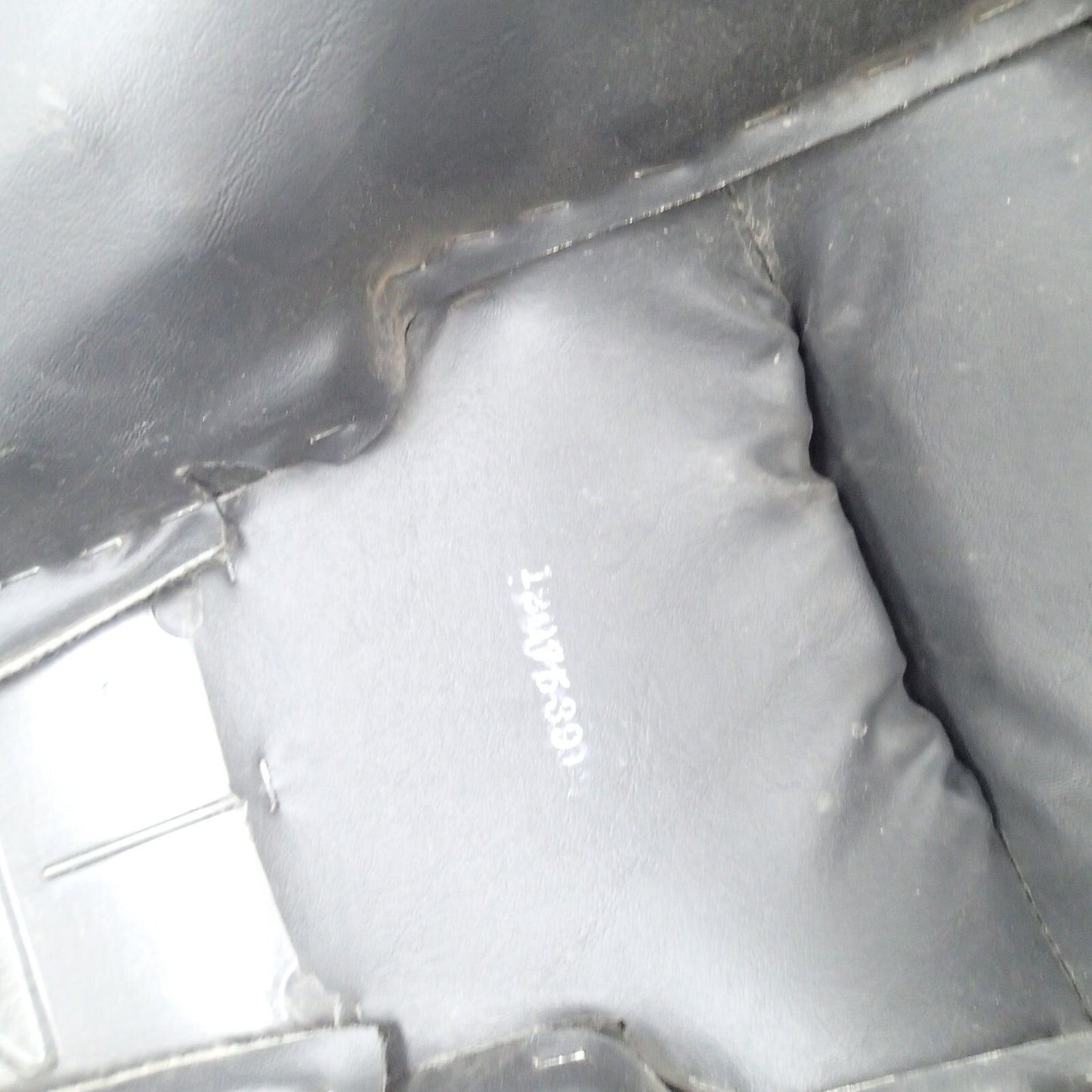 Genuine 08-23 Harley Street Glide Stitching Touring Road Glide Seat OEM DAMAGE