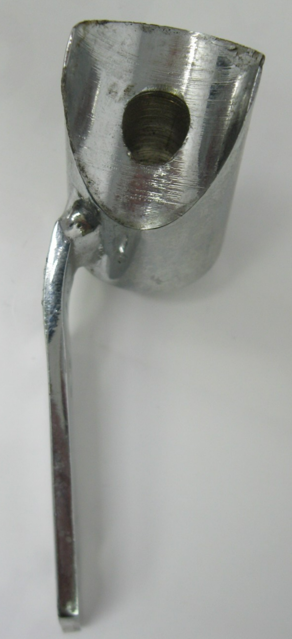 Harley-Davidson CUSTOMISED Rear Guard Mounts (Bent & Chrome Peeling) 90945-93A