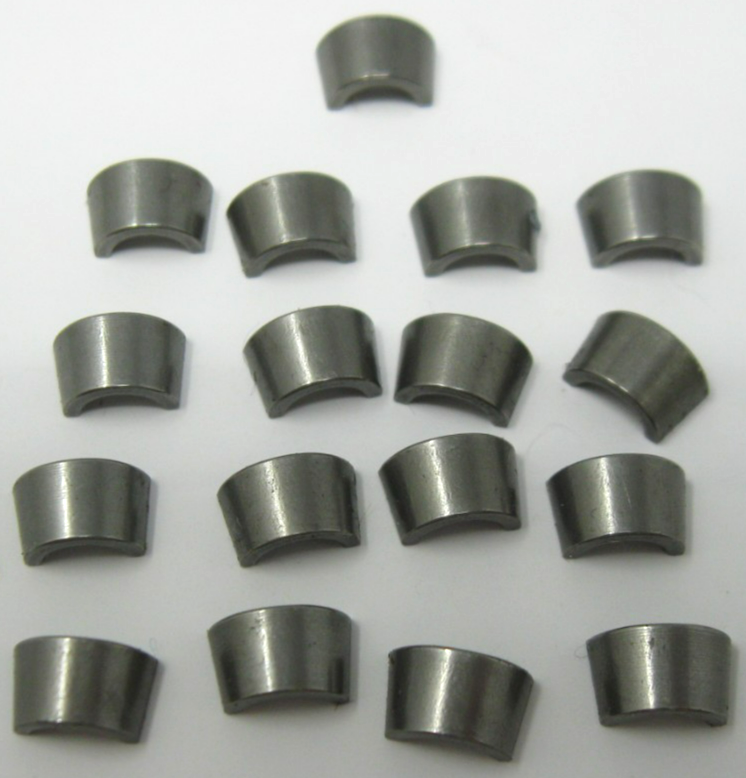 Harley-Davidson OEM M8 Valve Stem Keeper Set (16 + 1 Extra) 18100060