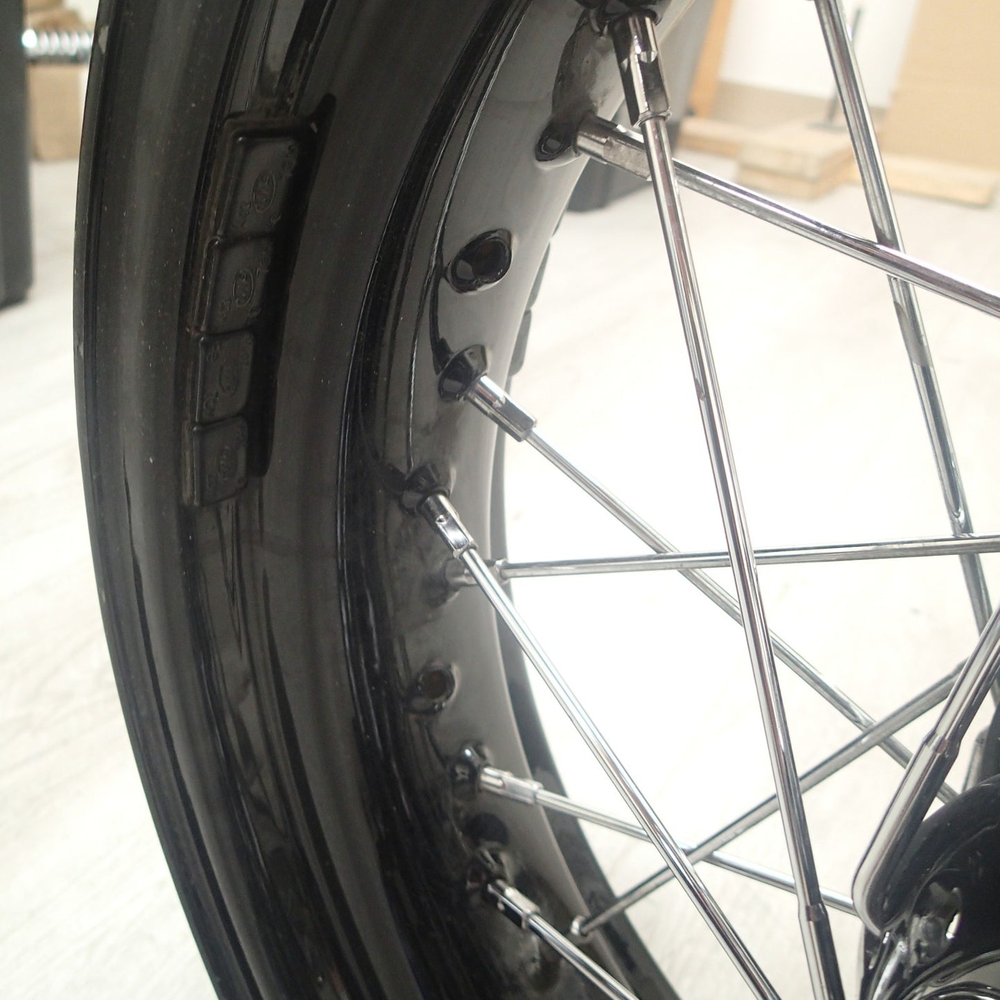 Harley-Davidson Dyna REAR WHEEL 17x4.5 Black FOR PARTS missing SPOKES