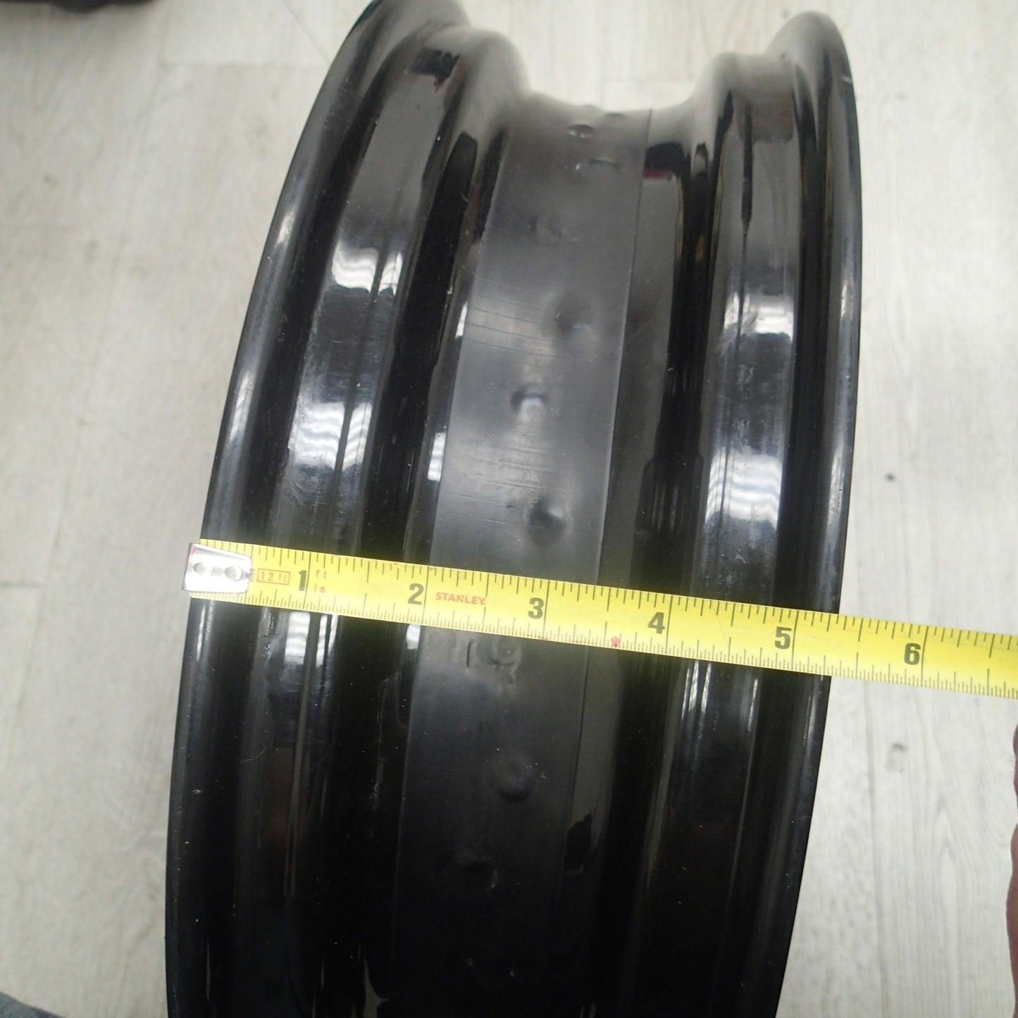 Harley-Davidson Dyna REAR WHEEL 17x4.5 Black FOR PARTS missing SPOKES