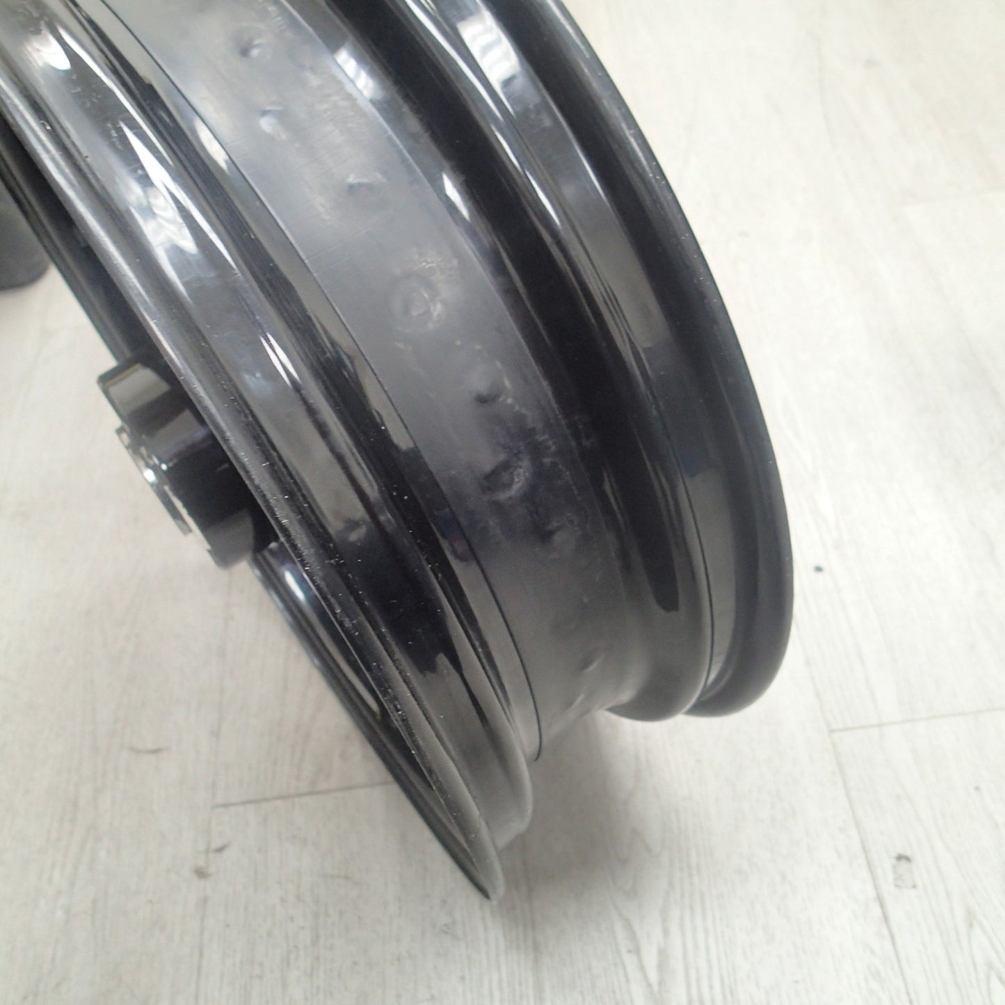 Harley-Davidson Dyna REAR WHEEL 17x4.5 Black FOR PARTS missing SPOKES