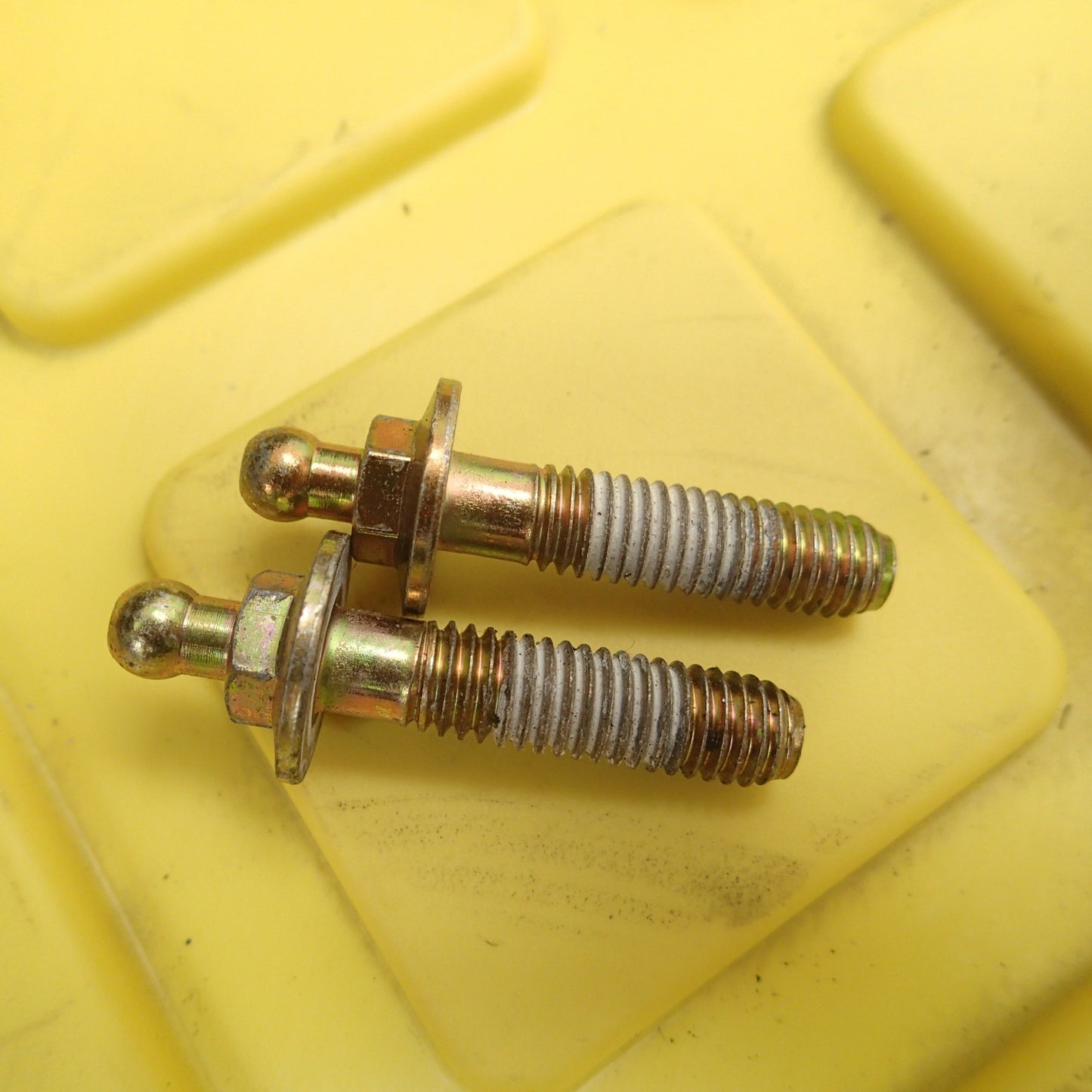 HARLEY DAVIDSON 29465-08A BREATHER BOLTS ROAD KING ELECTRA GLIDE SOFTAIL DYNA