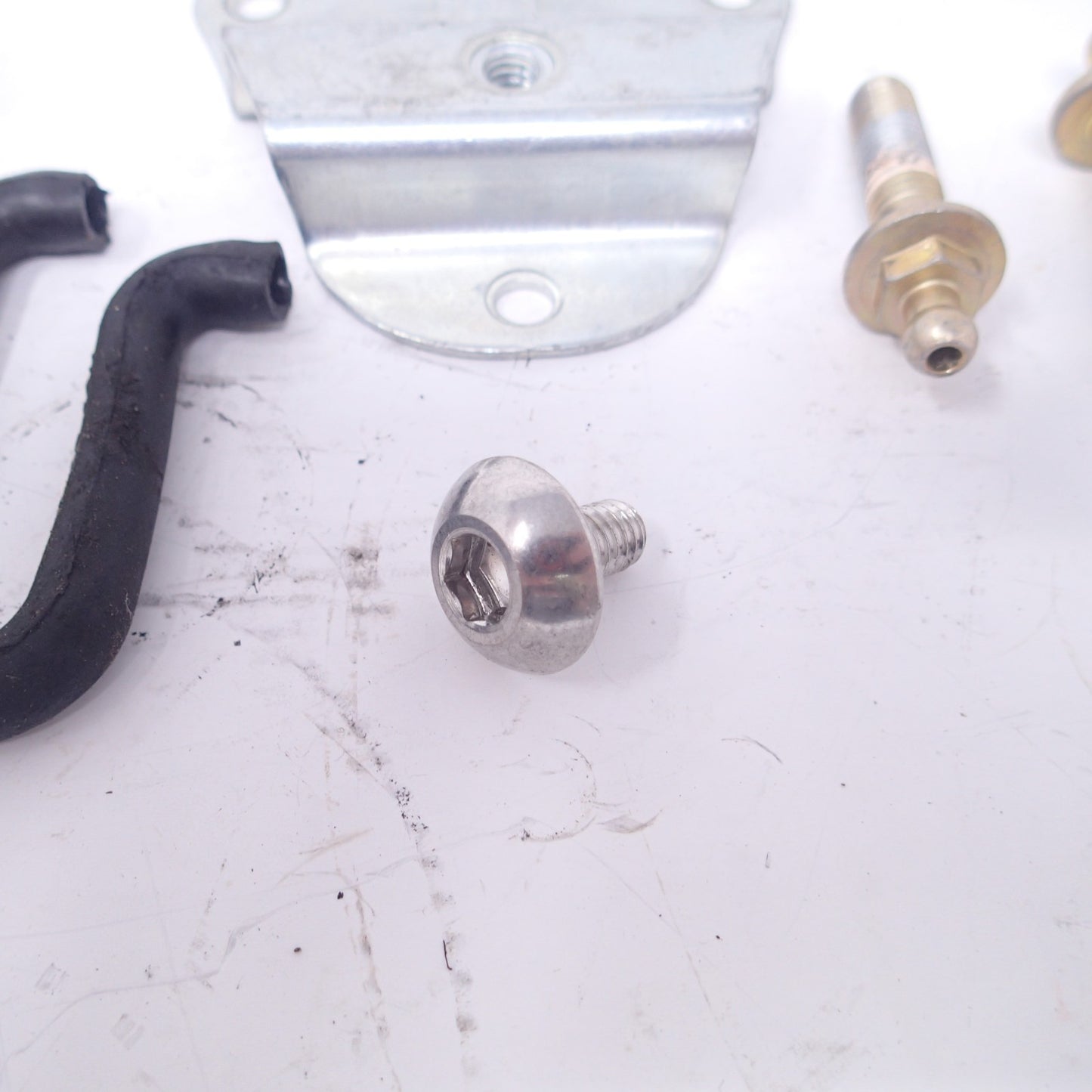 Harley-Davidson OEM 2010 Road Glide FLTRX Air Box HARDWARE