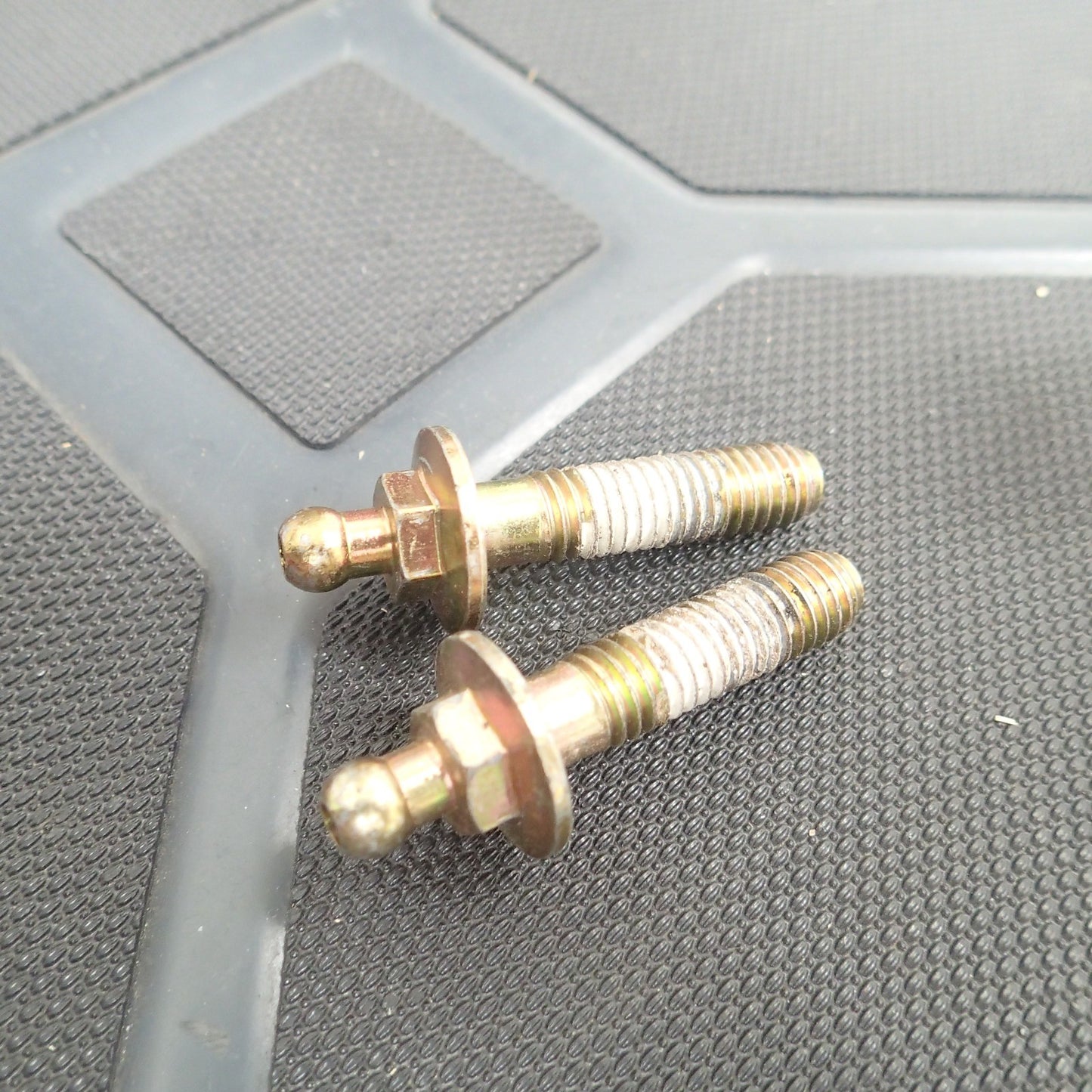 OEM GENUINE HARLEY HEAD BREATHER AIR BOLT SCREW 29465-08A PAIR