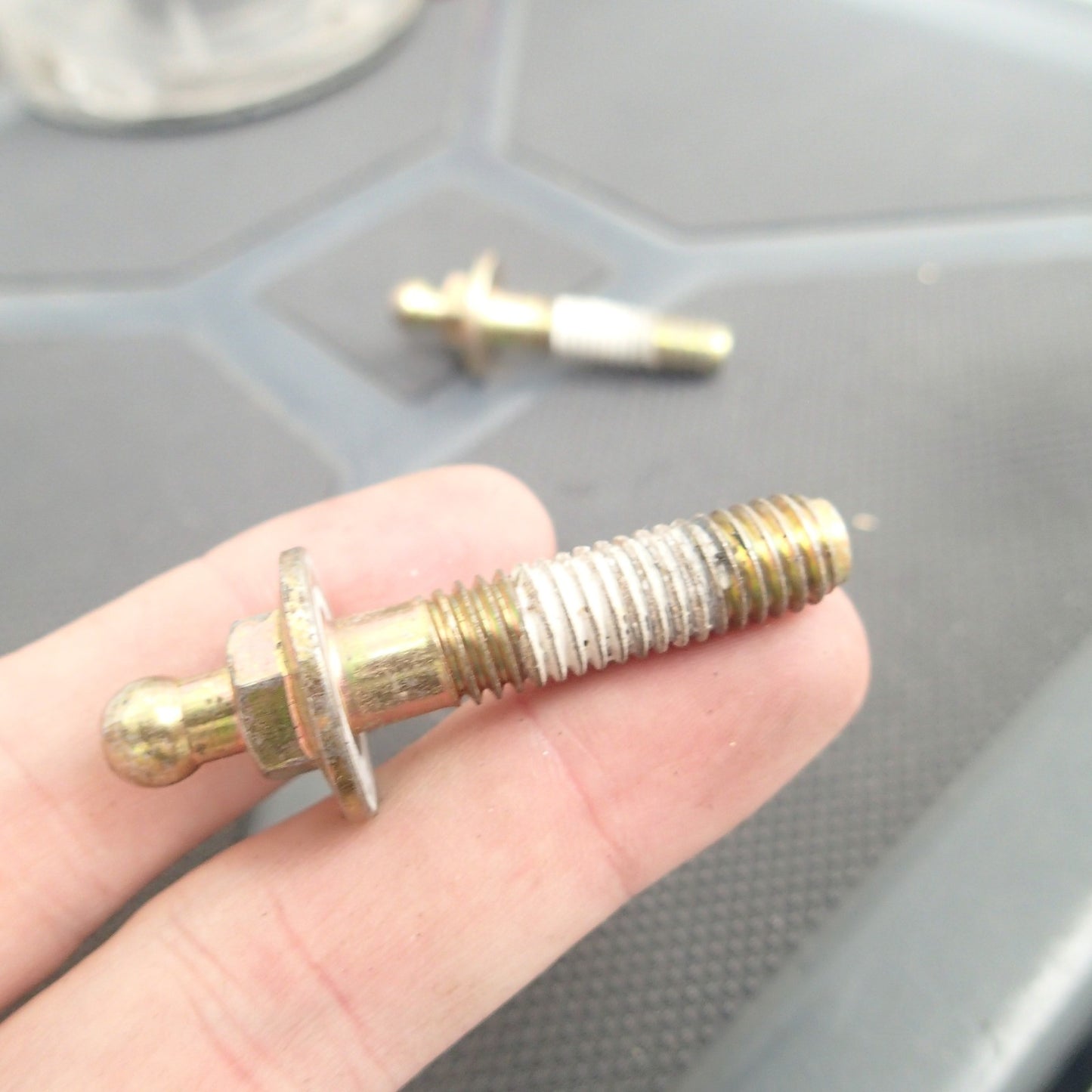 OEM GENUINE HARLEY HEAD BREATHER AIR BOLT SCREW 29465-08A PAIR