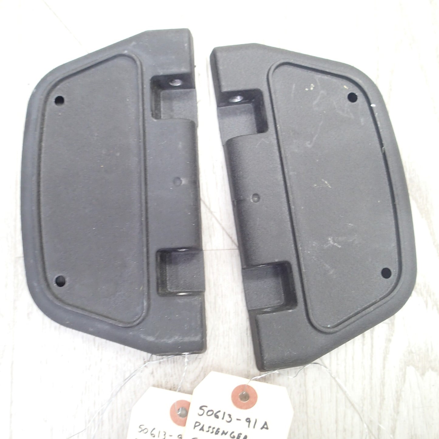 HARLEY OEM PASSANGER FLOORBOARD 50613-91A KIT