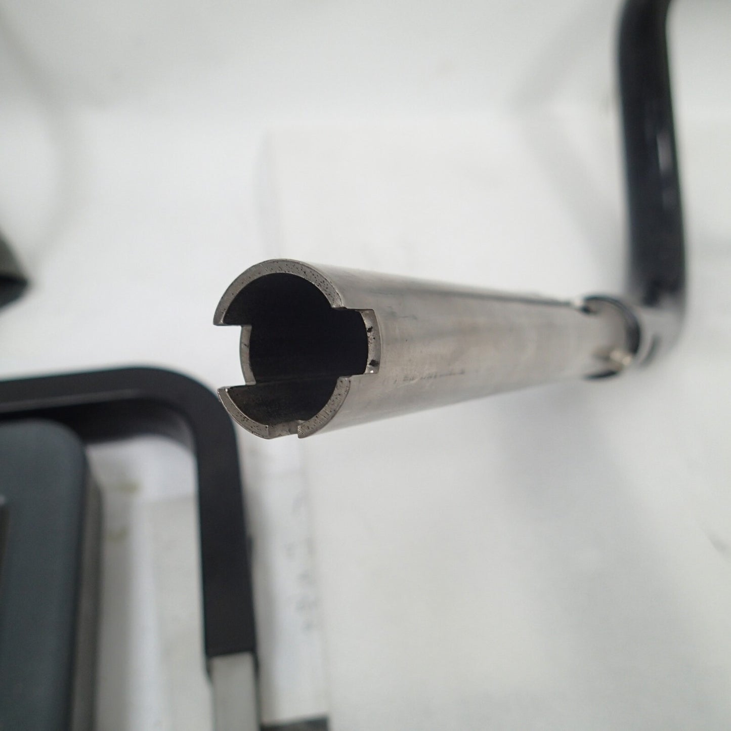 2015-2023 HARLEY-DAVIDSON GLOSS BLACK HANDLE BARS STOCK OEM (55800332)