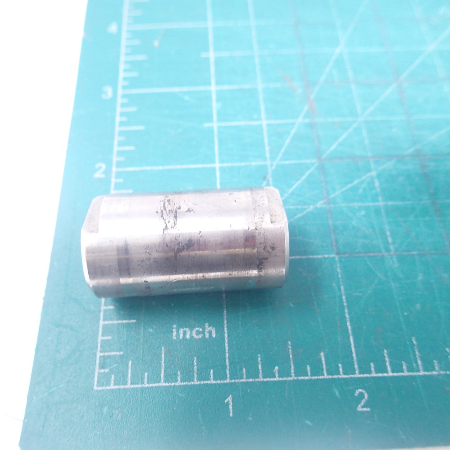 03 Harley Dyna FXDWG front right side foot peg rest bracket 42663-03