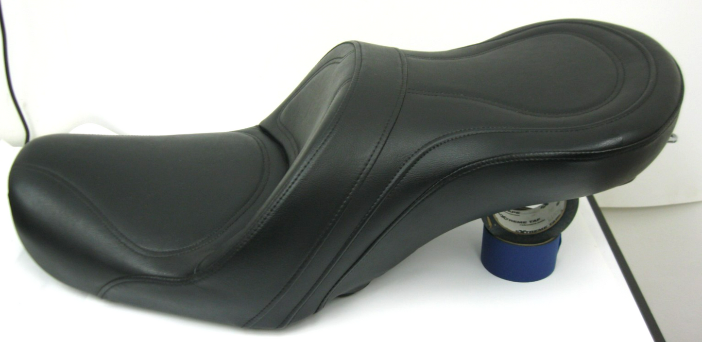 SADDLEMEN Explorer 2-Up Seat for 04-05 Harley FXD 804-04-0291